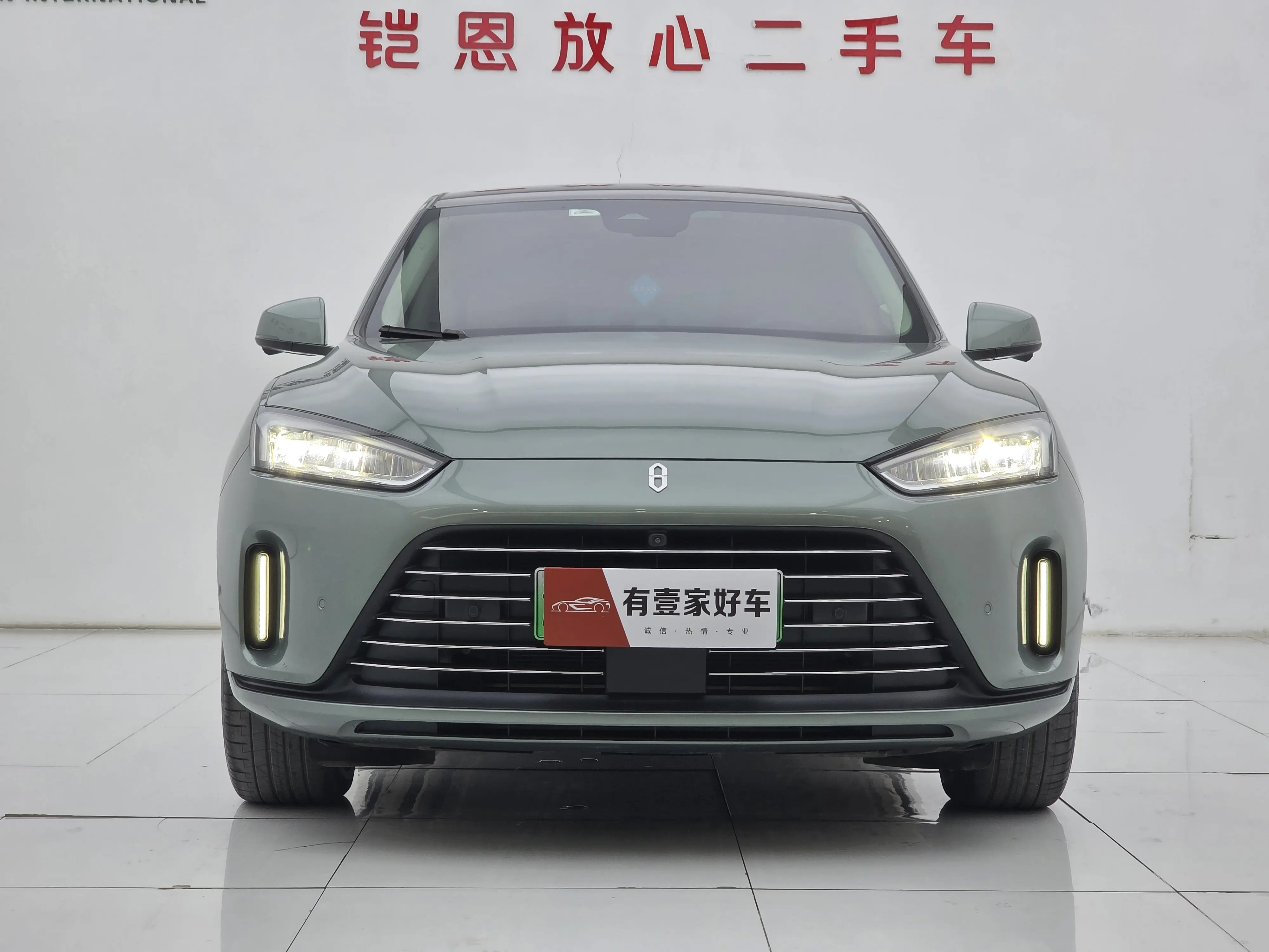 AITO M5 (Wenjie M5)  из Китая