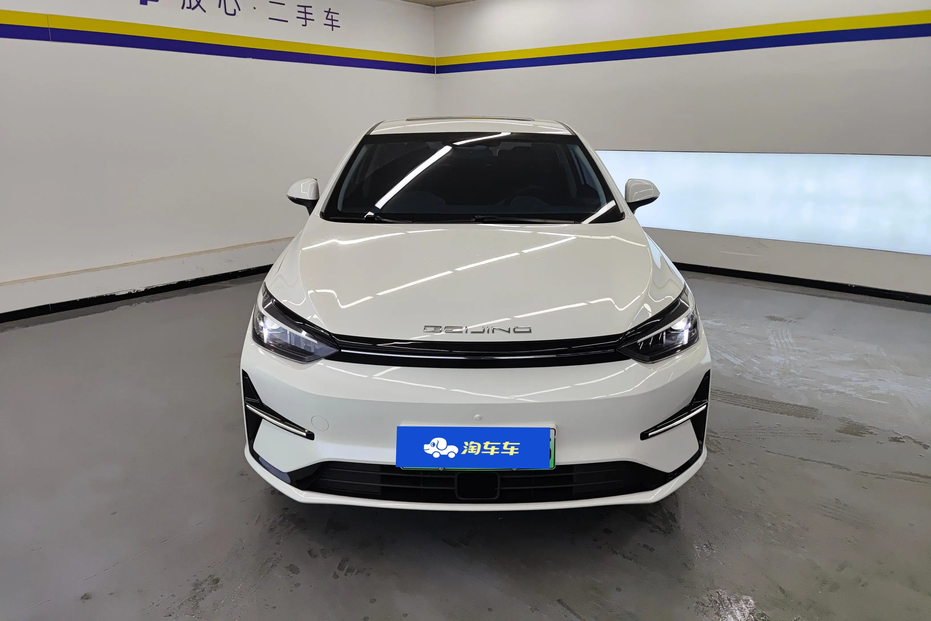 BAIC Beijing EU5 PLUS  из Китая