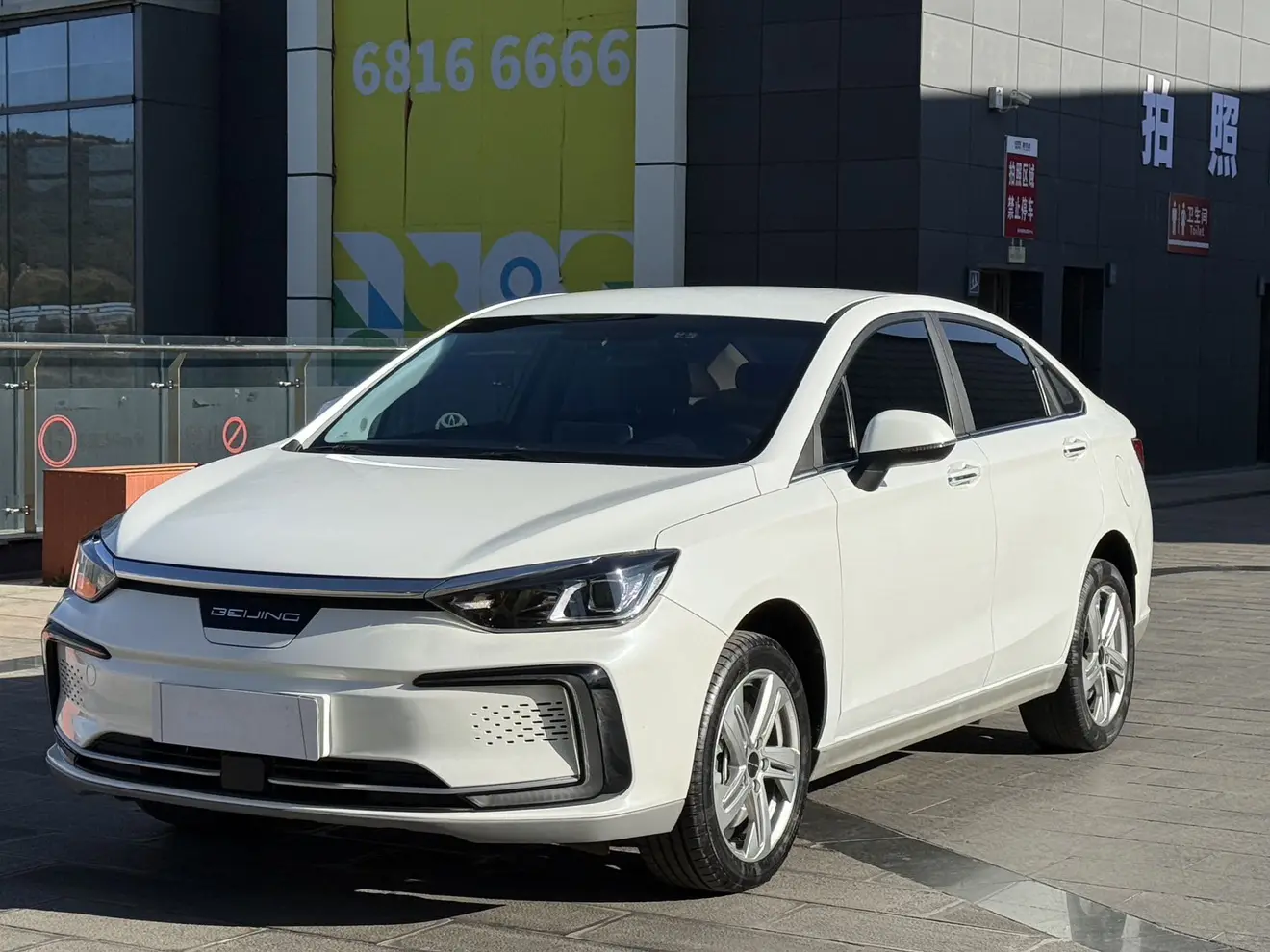 BAIC Beijing EU5  из Китая