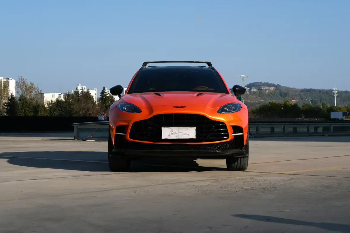 Aston Martin DBX  из Китая