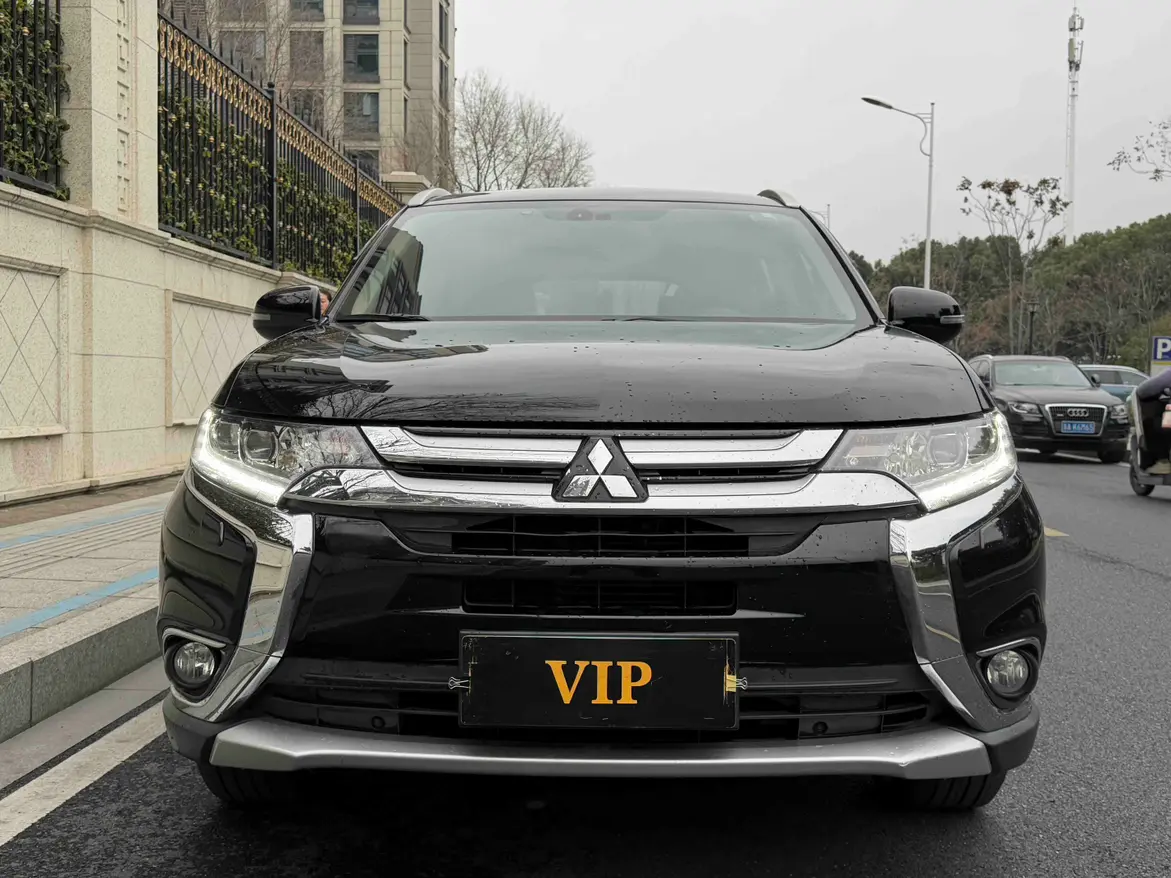 Mitsubishi Outlander  из Китая