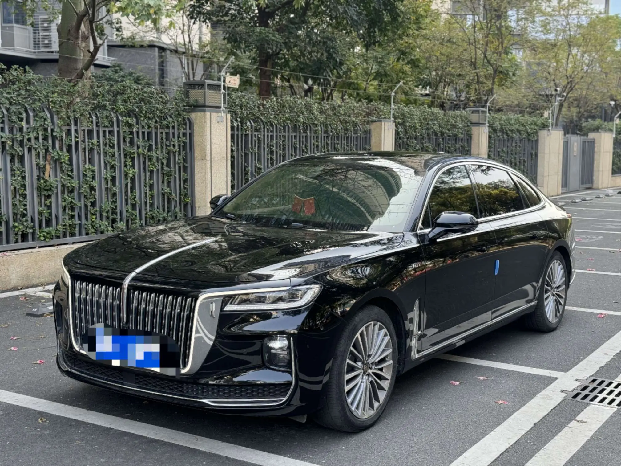 Hongqi H9  из Китая