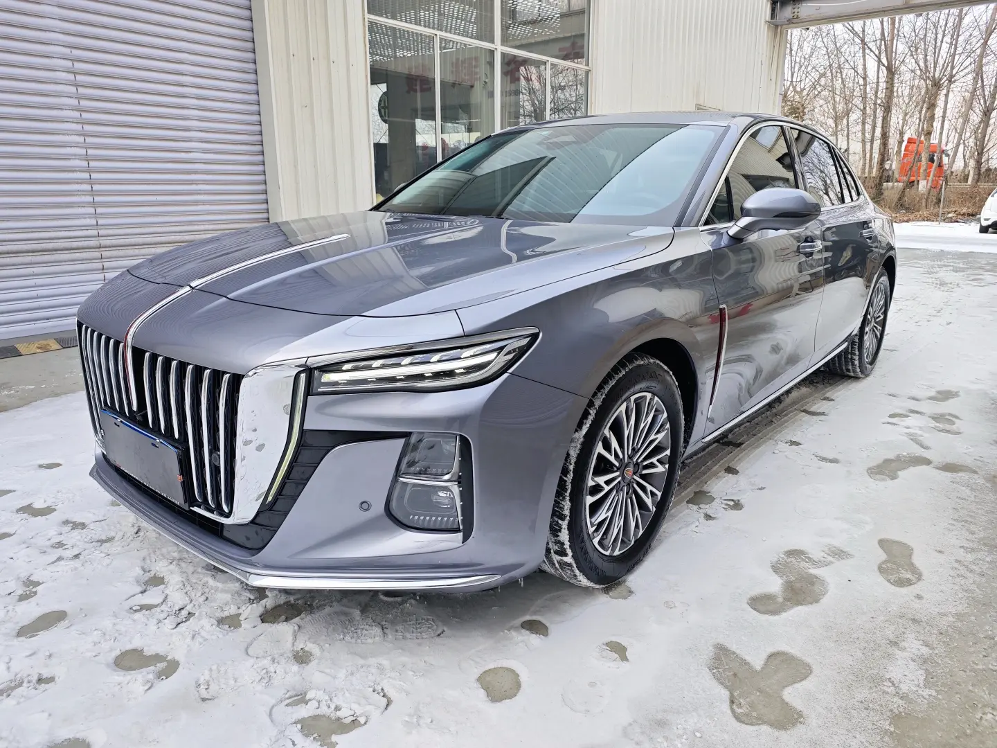 Hongqi H5  из Китая