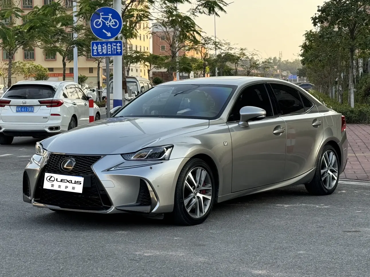Lexus IS  из Китая