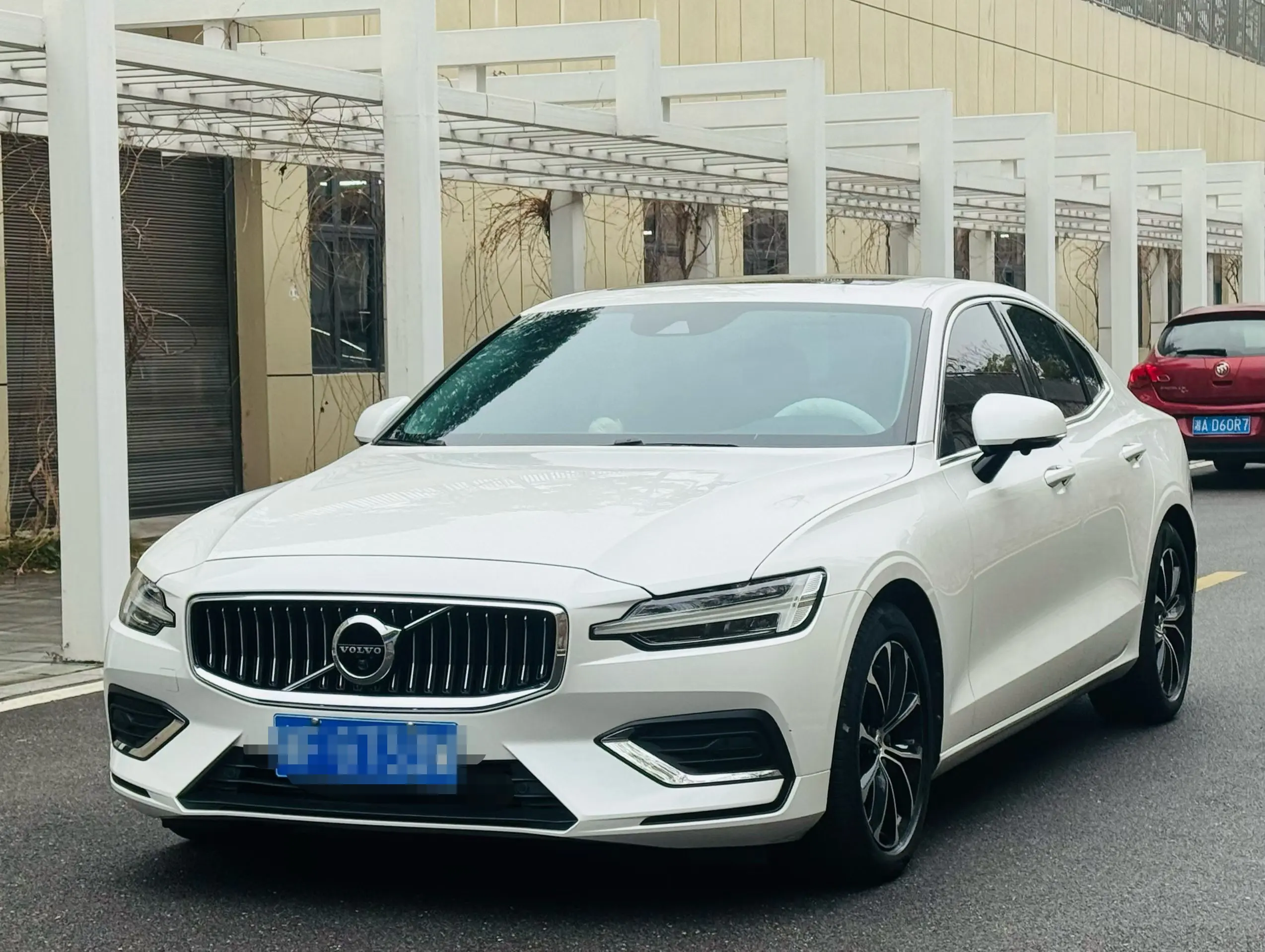 Volvo S60  из Китая