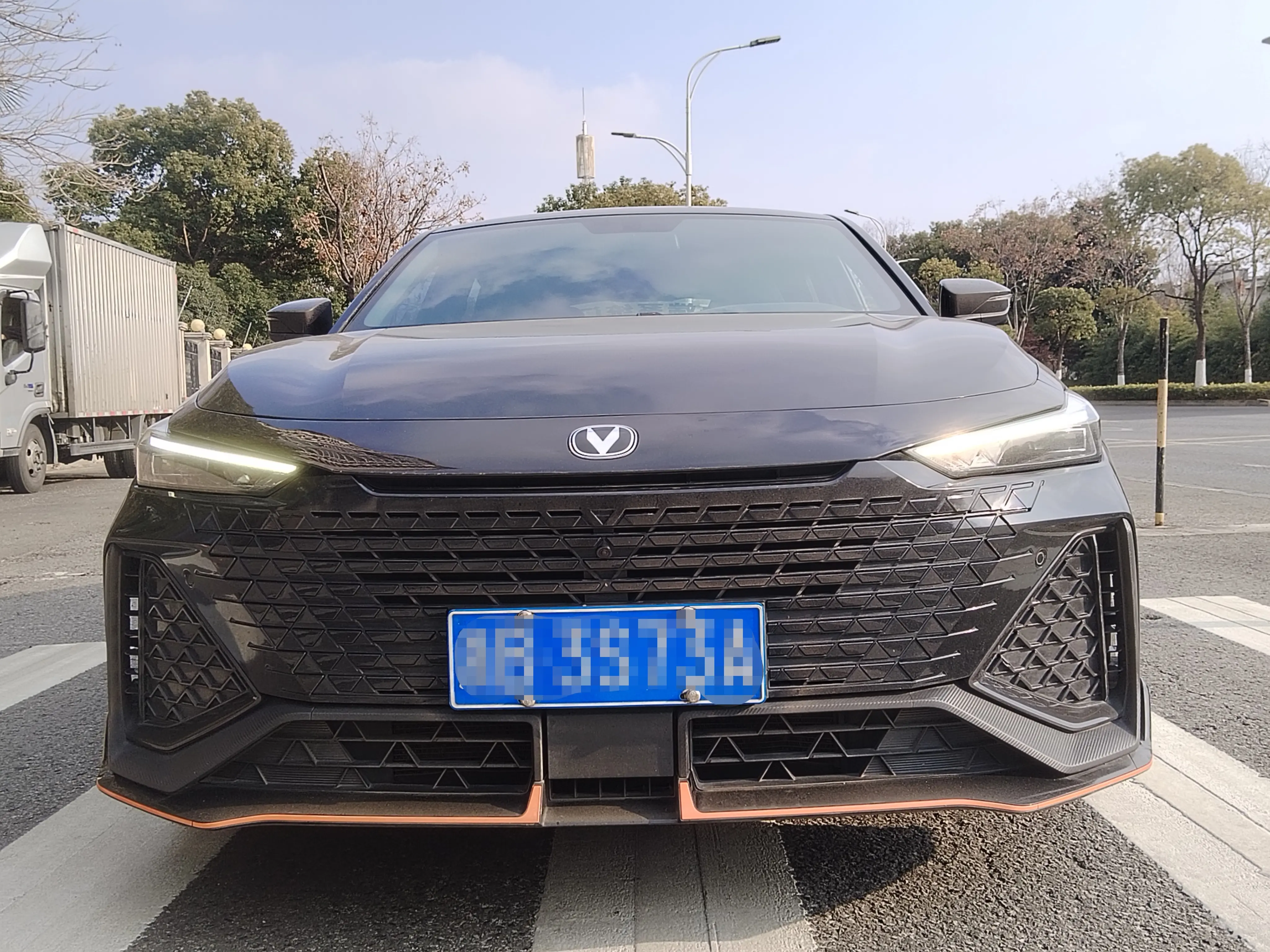 Changan UNI-V  из Китая