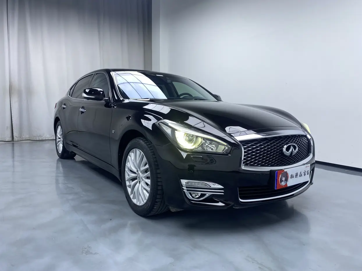 Infiniti Q70  из Китая