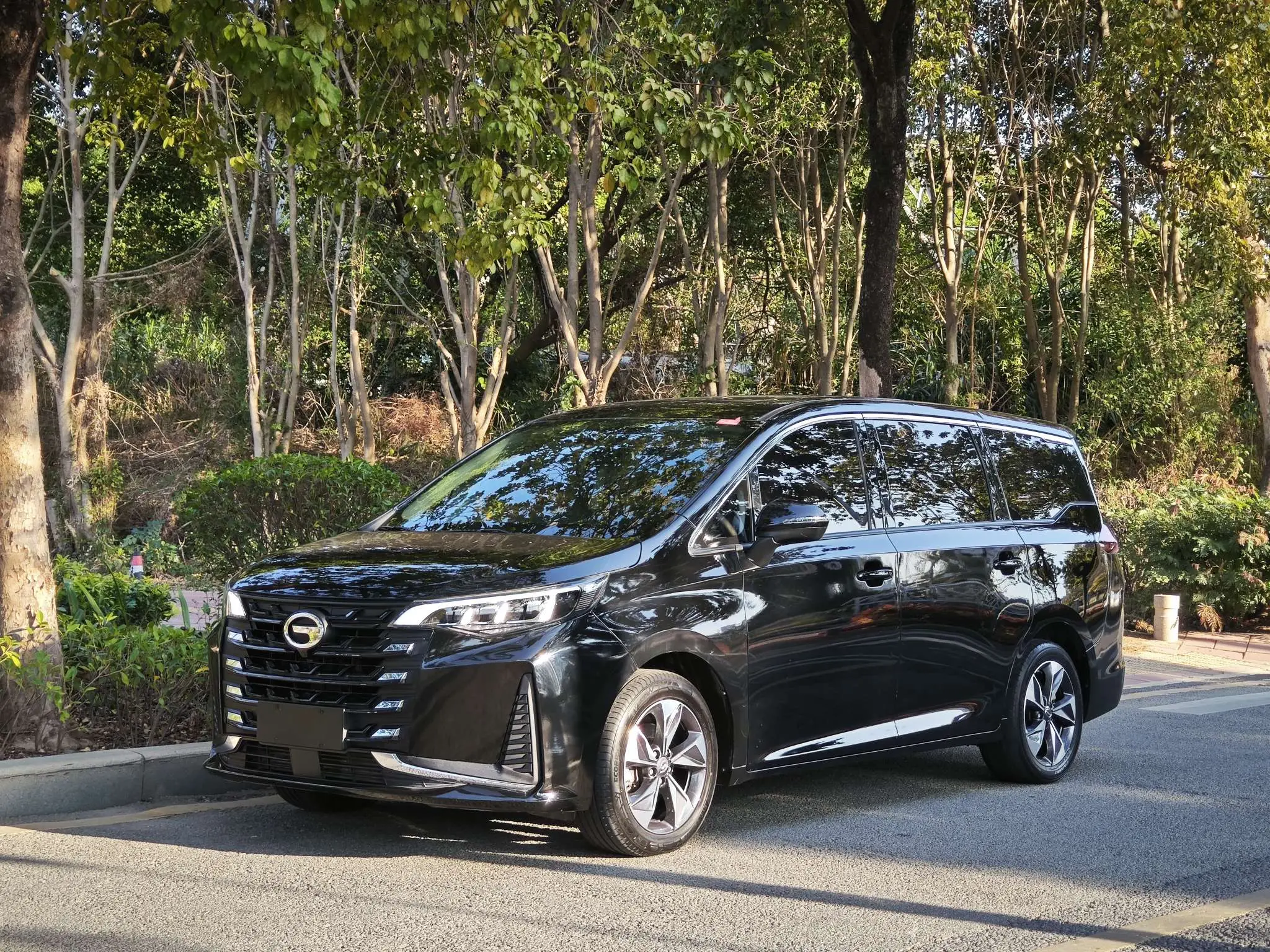 GAC Trumpchi M6  из Китая