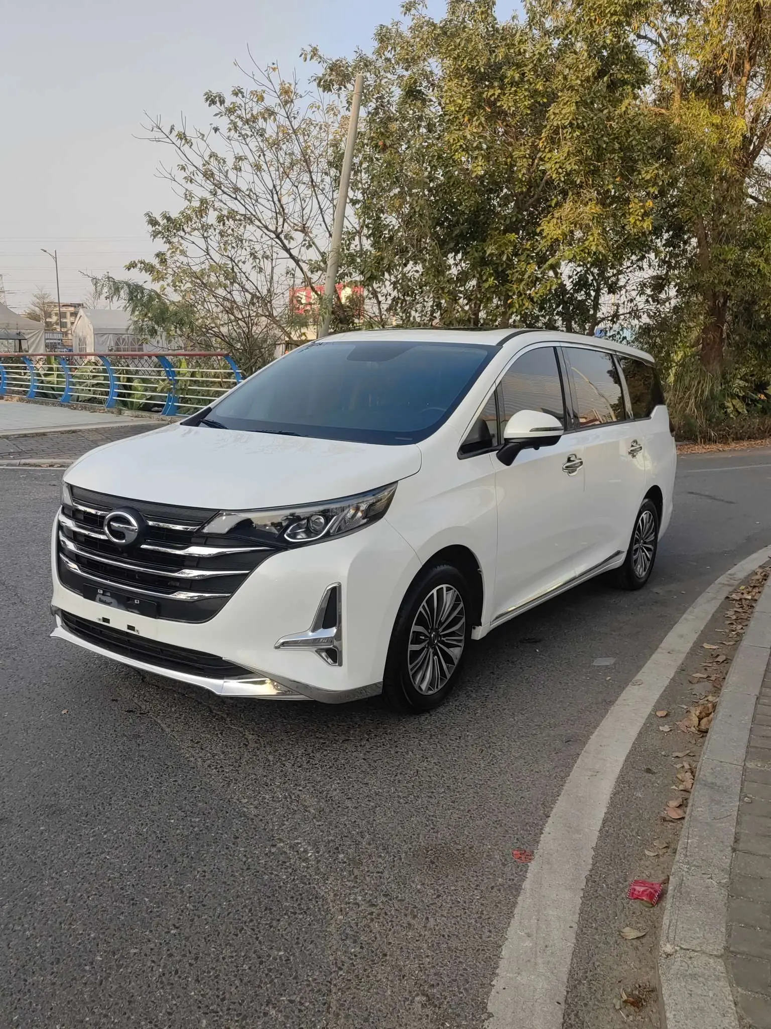 GAC Trumpchi M6  из Китая