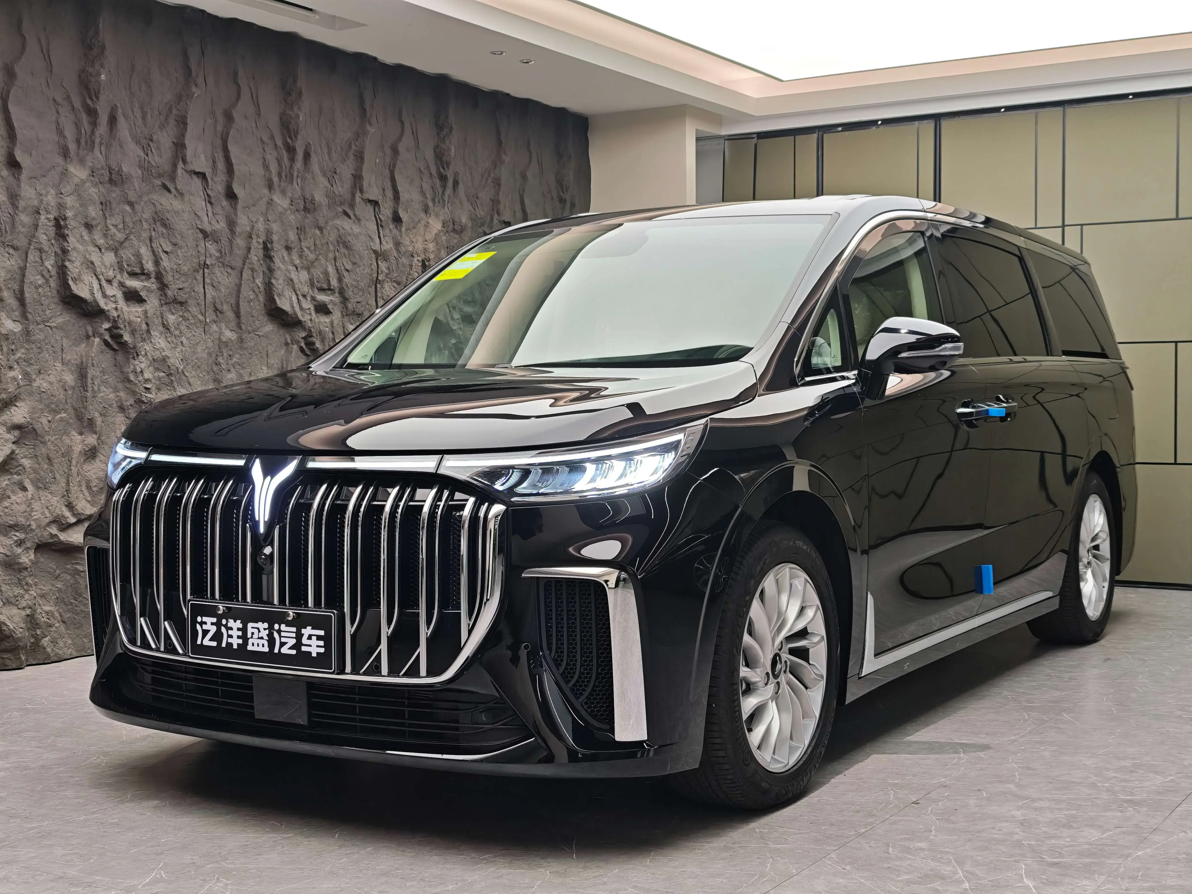 Voyah Lantu Dreamer PHEV  из Китая