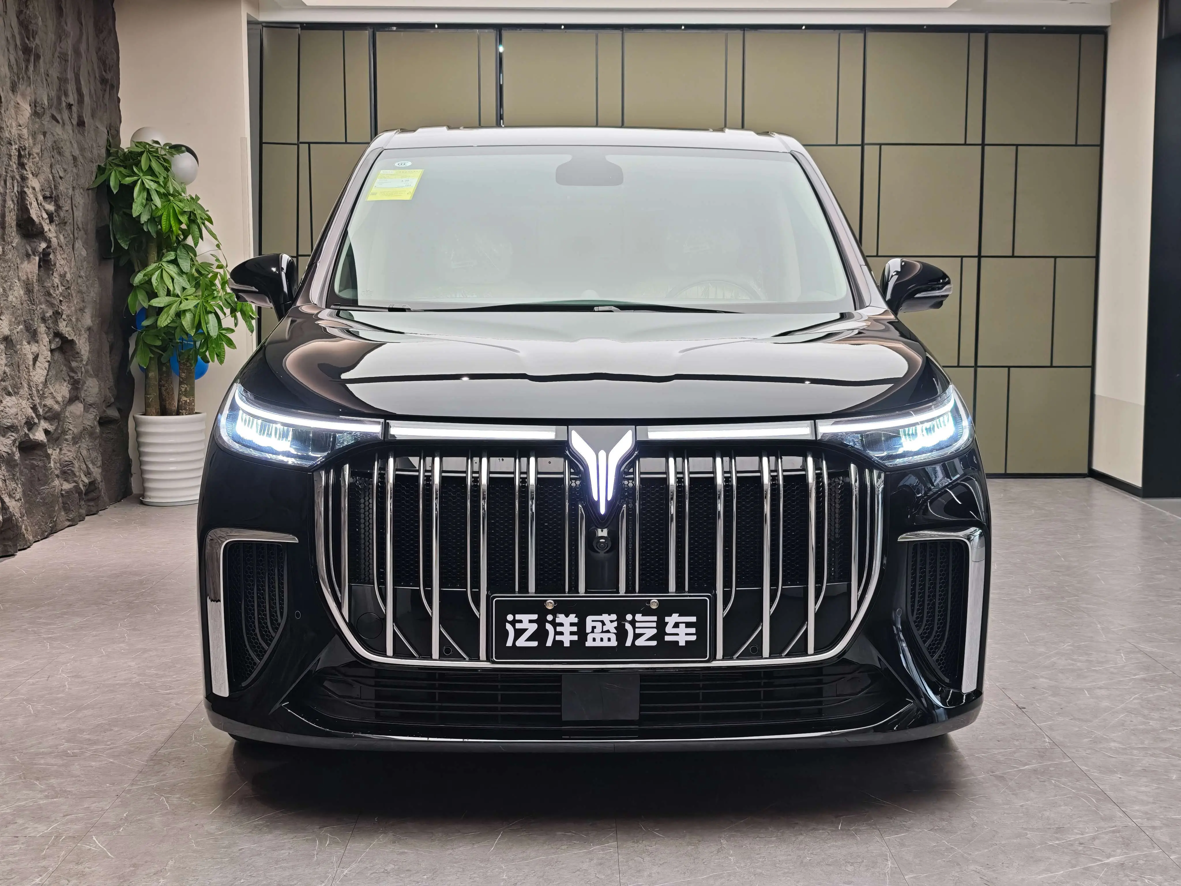 Voyah Lantu Dreamer PHEV  из Китая