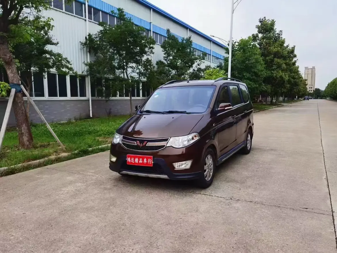 Wuling Hongguang  из Китая