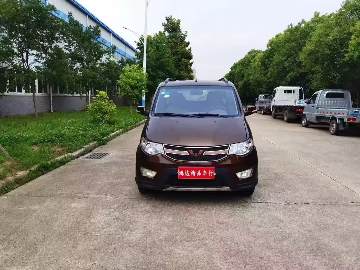 Wuling Hongguang  из Китая
