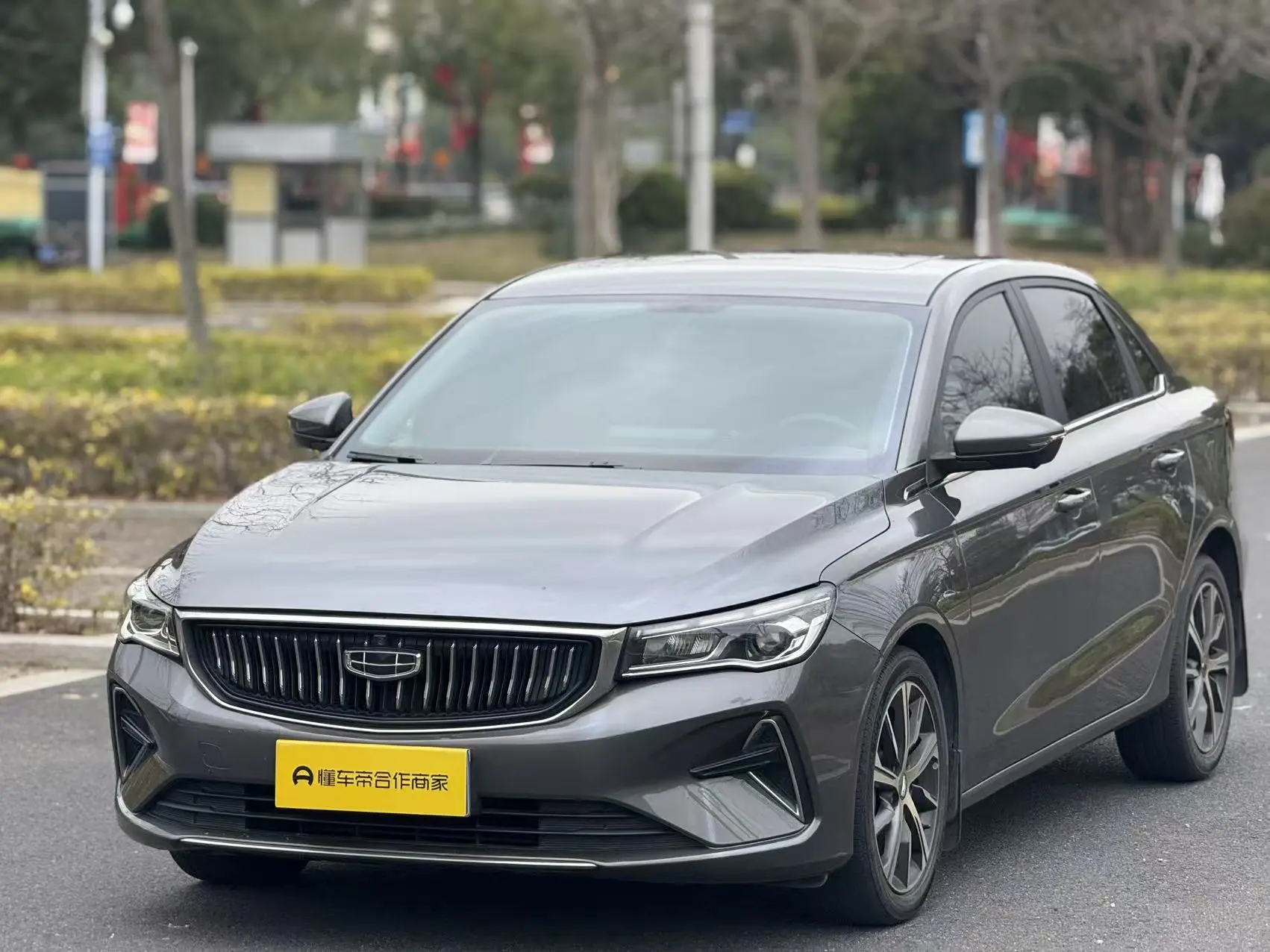 Geely Emgrand  из Китая