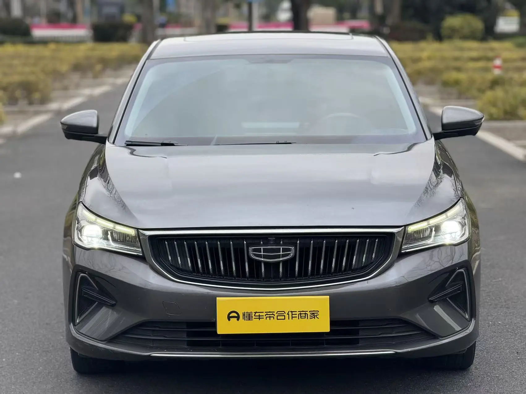 Geely Emgrand  из Китая