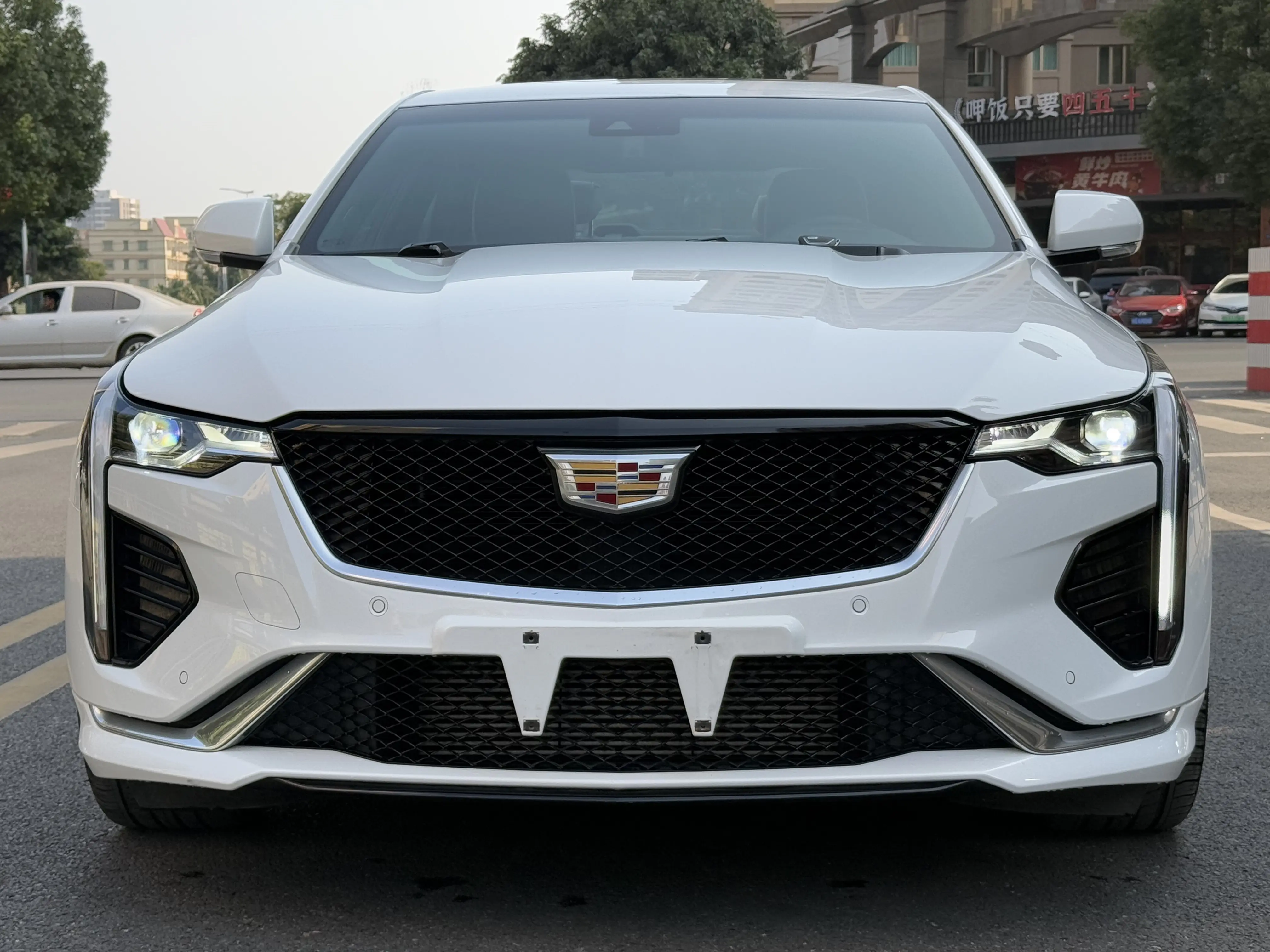 Cadillac CT4  из Китая