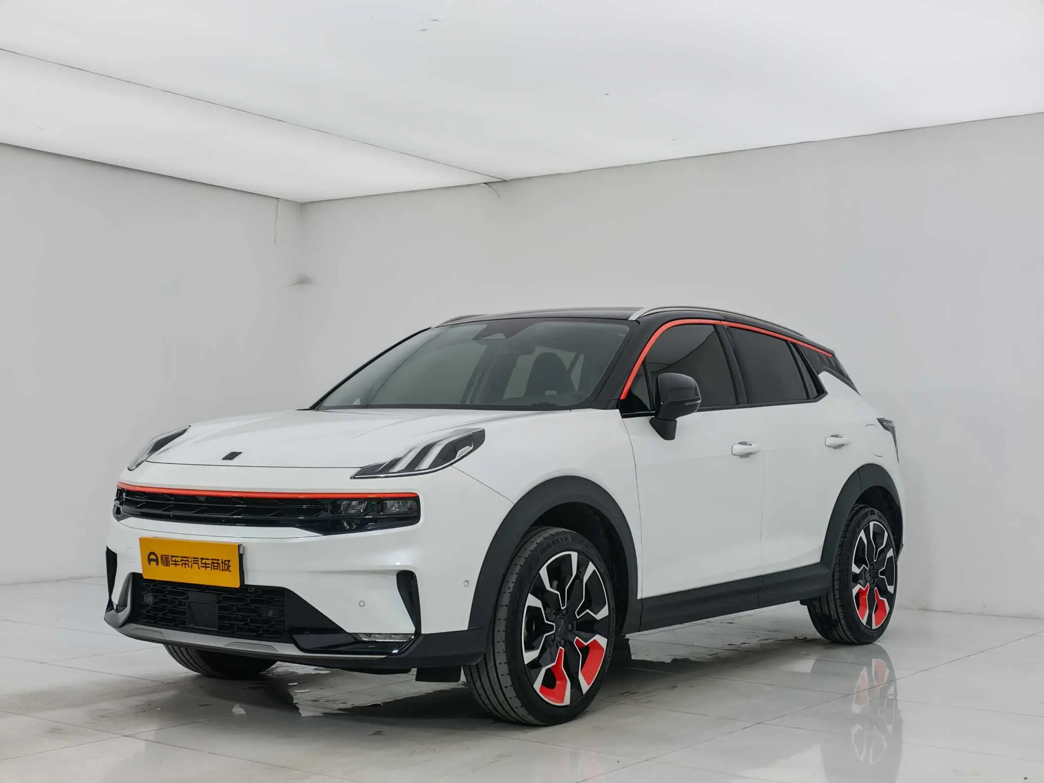 Lynk & Co 06