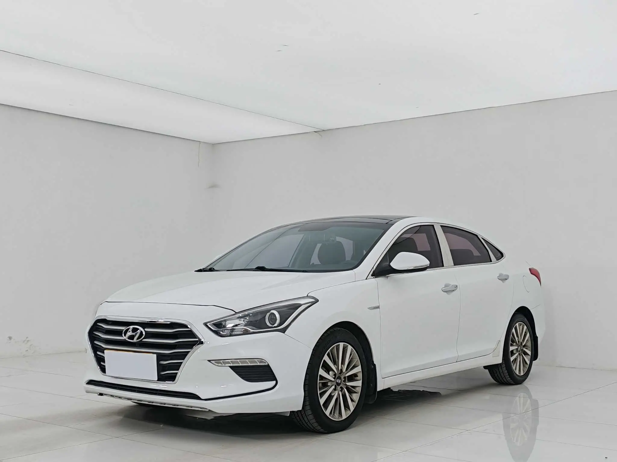 Hyundai Famous pictures  из Китая