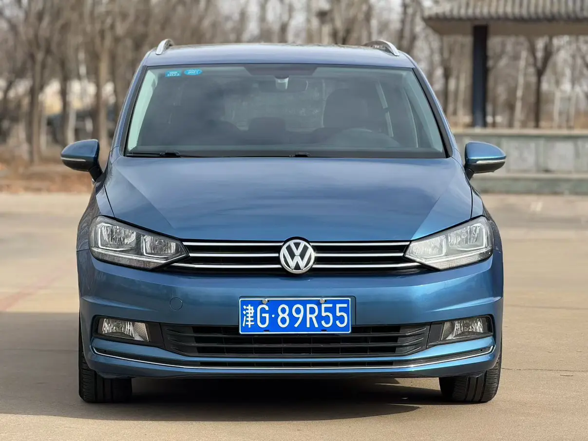 Volkswagen Touran L  из Китая