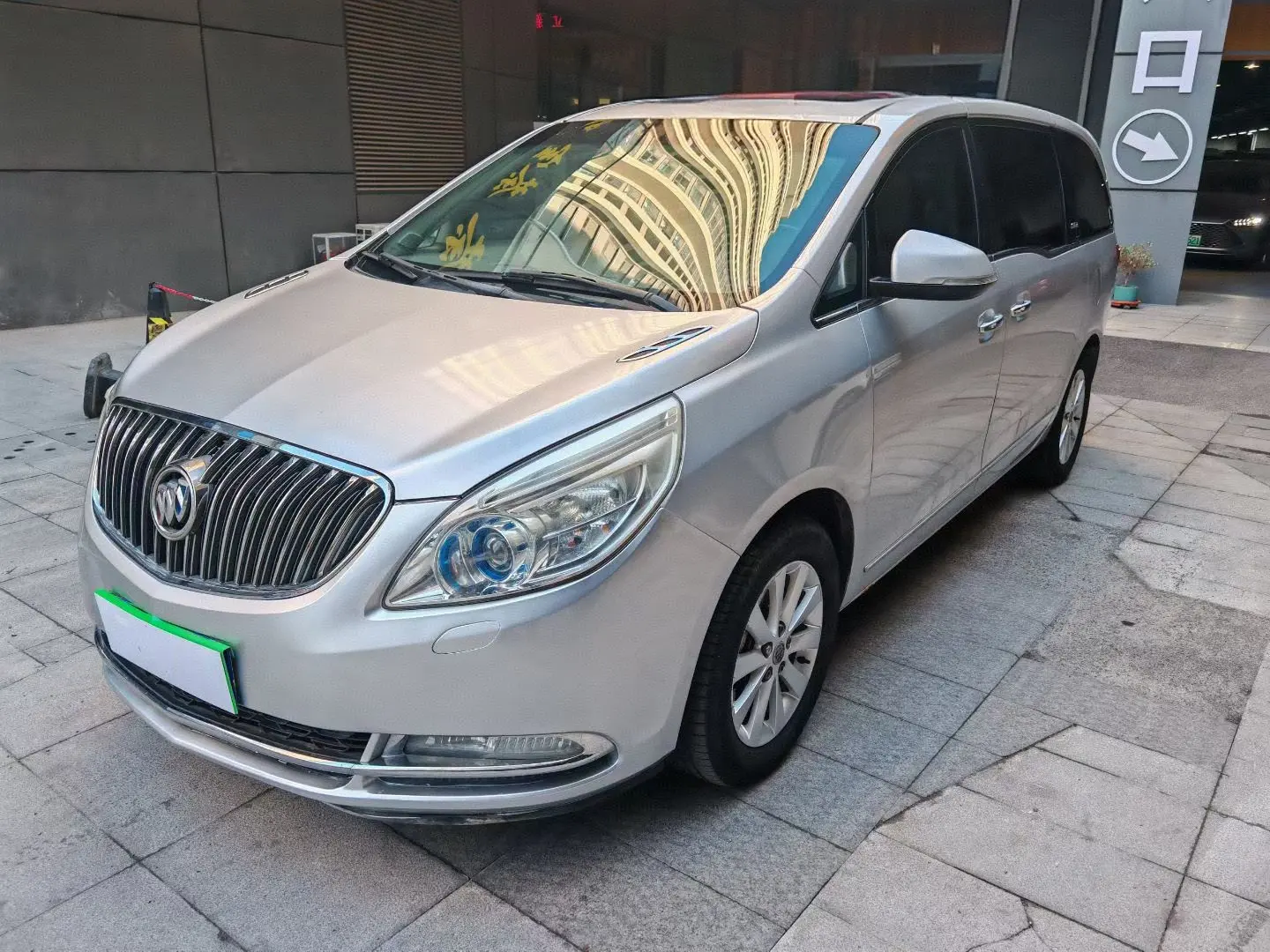 Buick GL8  из Китая