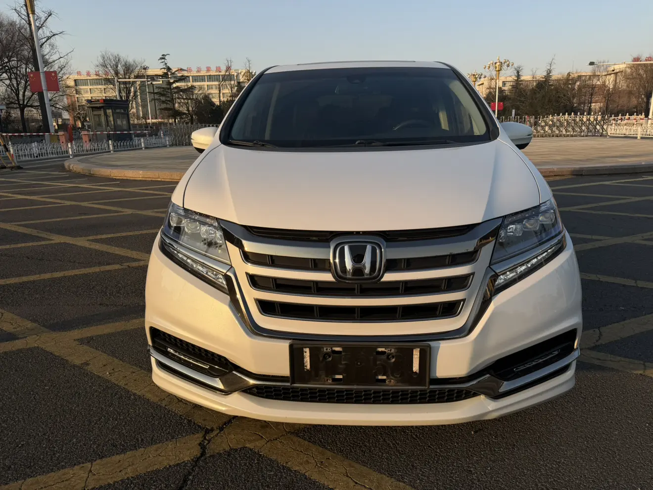 Honda Elysion (Alison)  из Китая