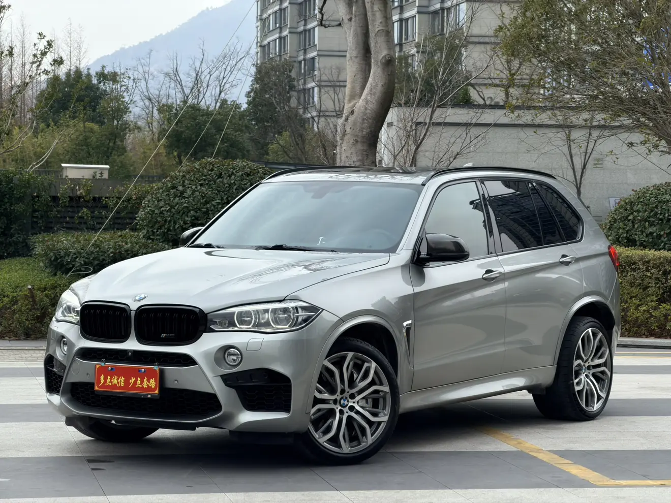 BMW X5M  из Китая