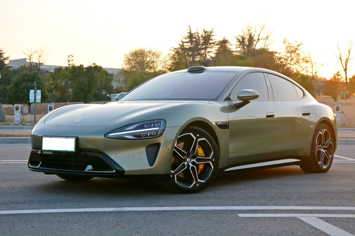 Xiaomi car Xiaomi SU7  из Китая