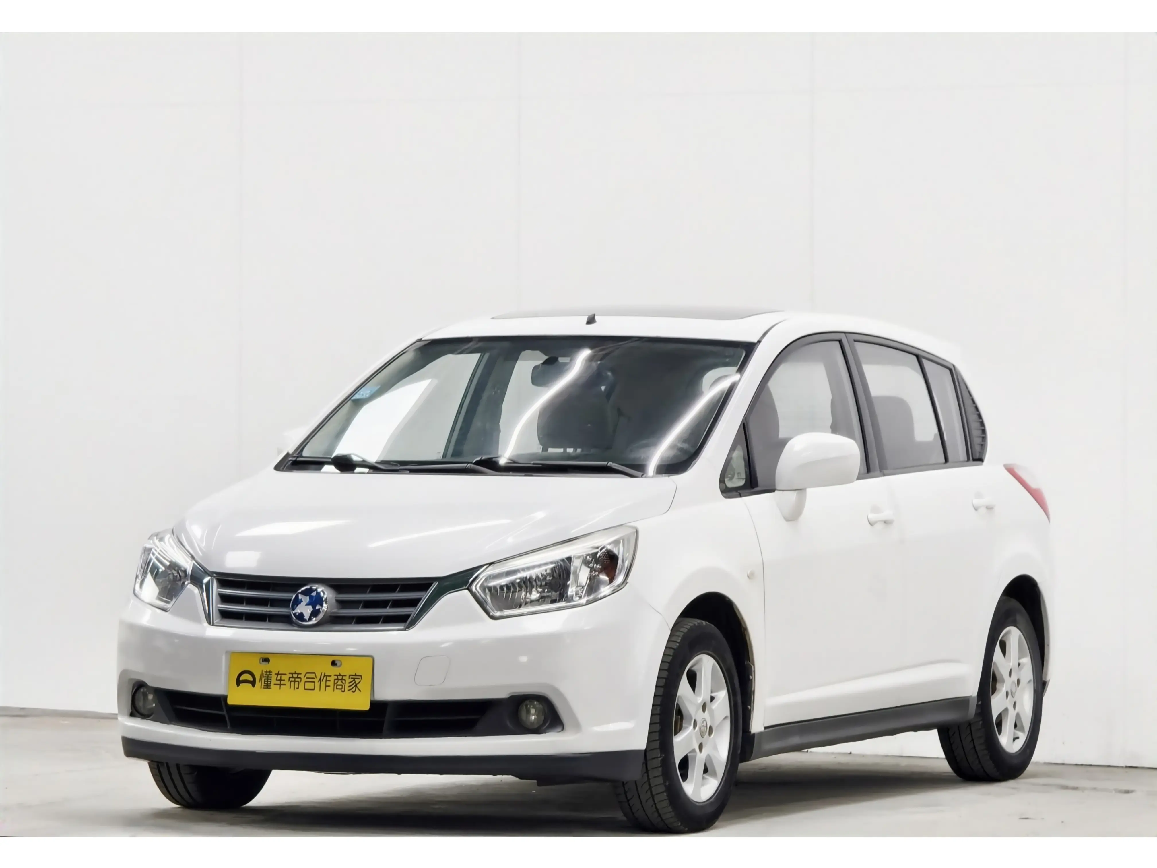 Kai Chen Venucia R50  из Китая