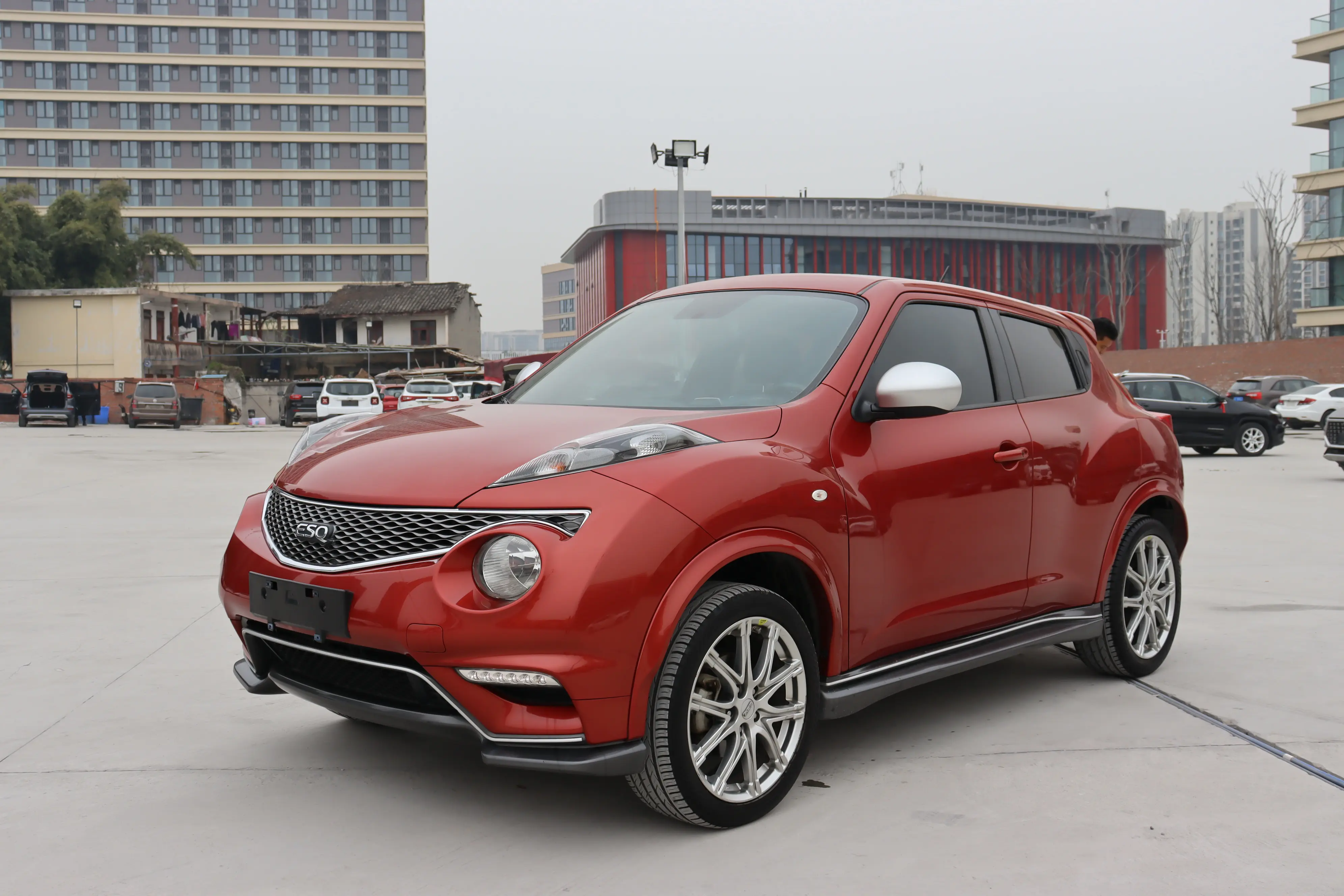 Infiniti ESQ  из Китая