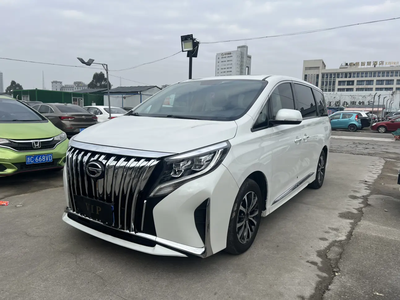 GAC Trumpchi M8  из Китая