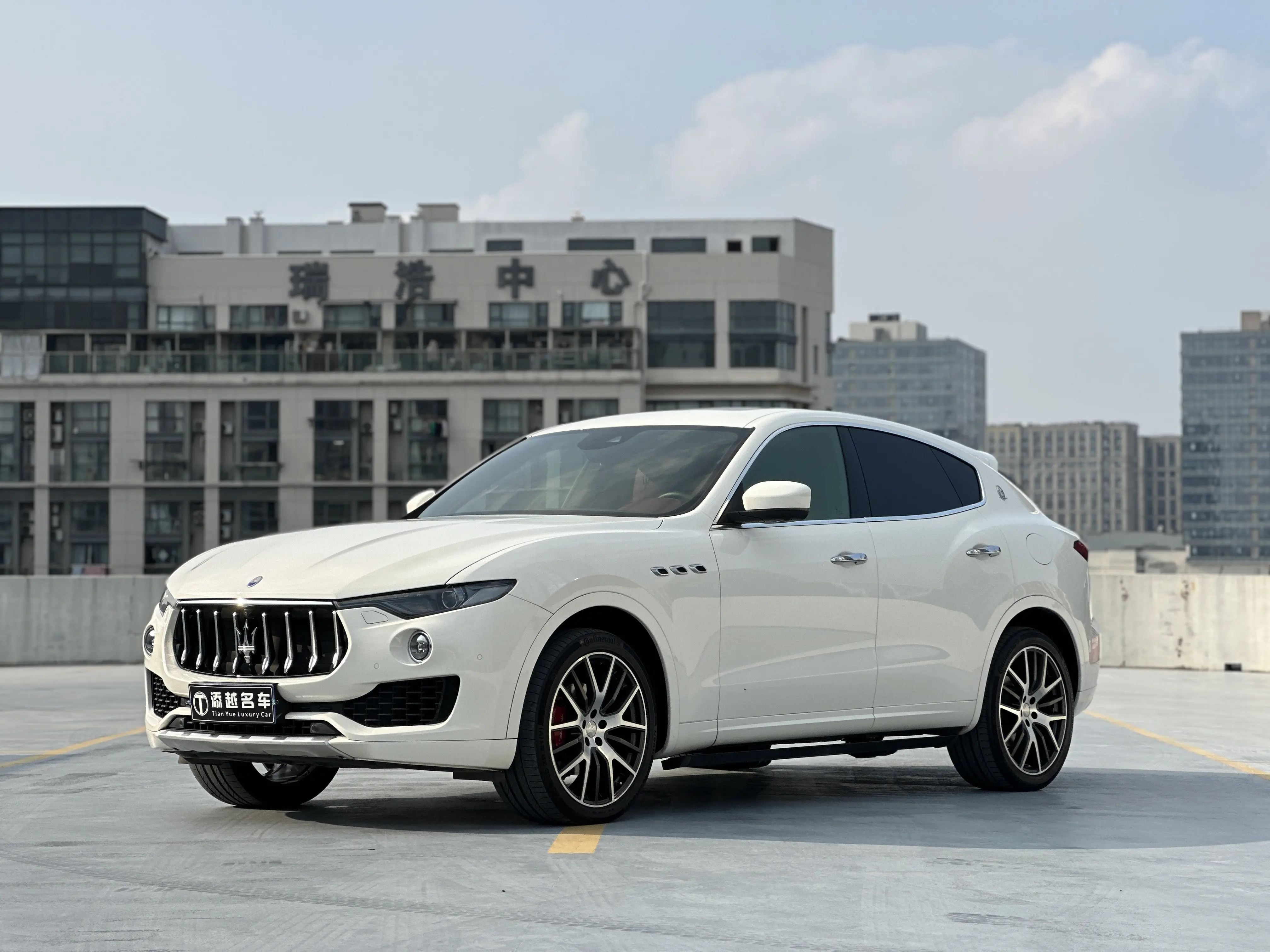 Maserati Levante  из Китая
