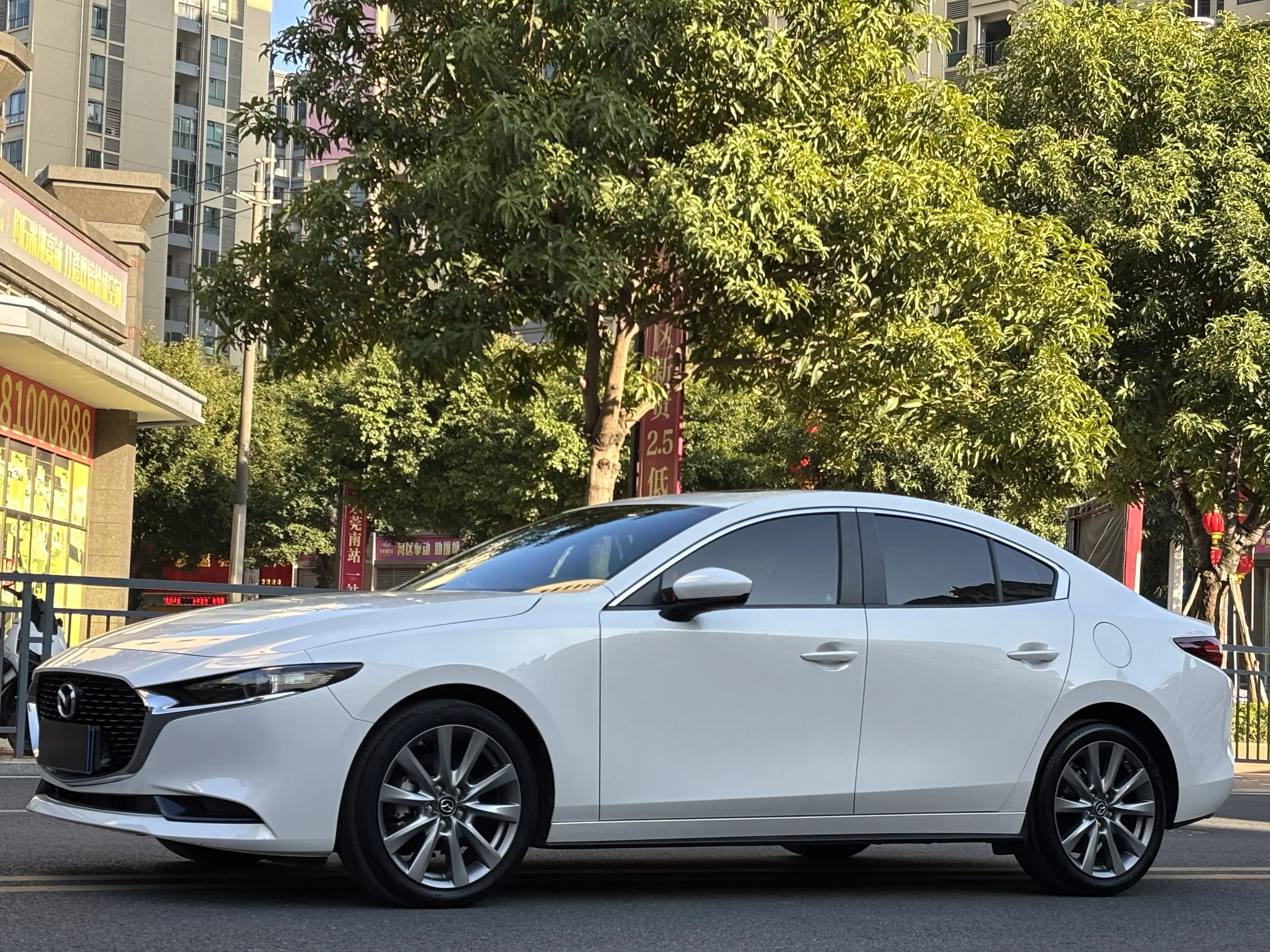 Mazda Axela (Mazda3)  из Китая