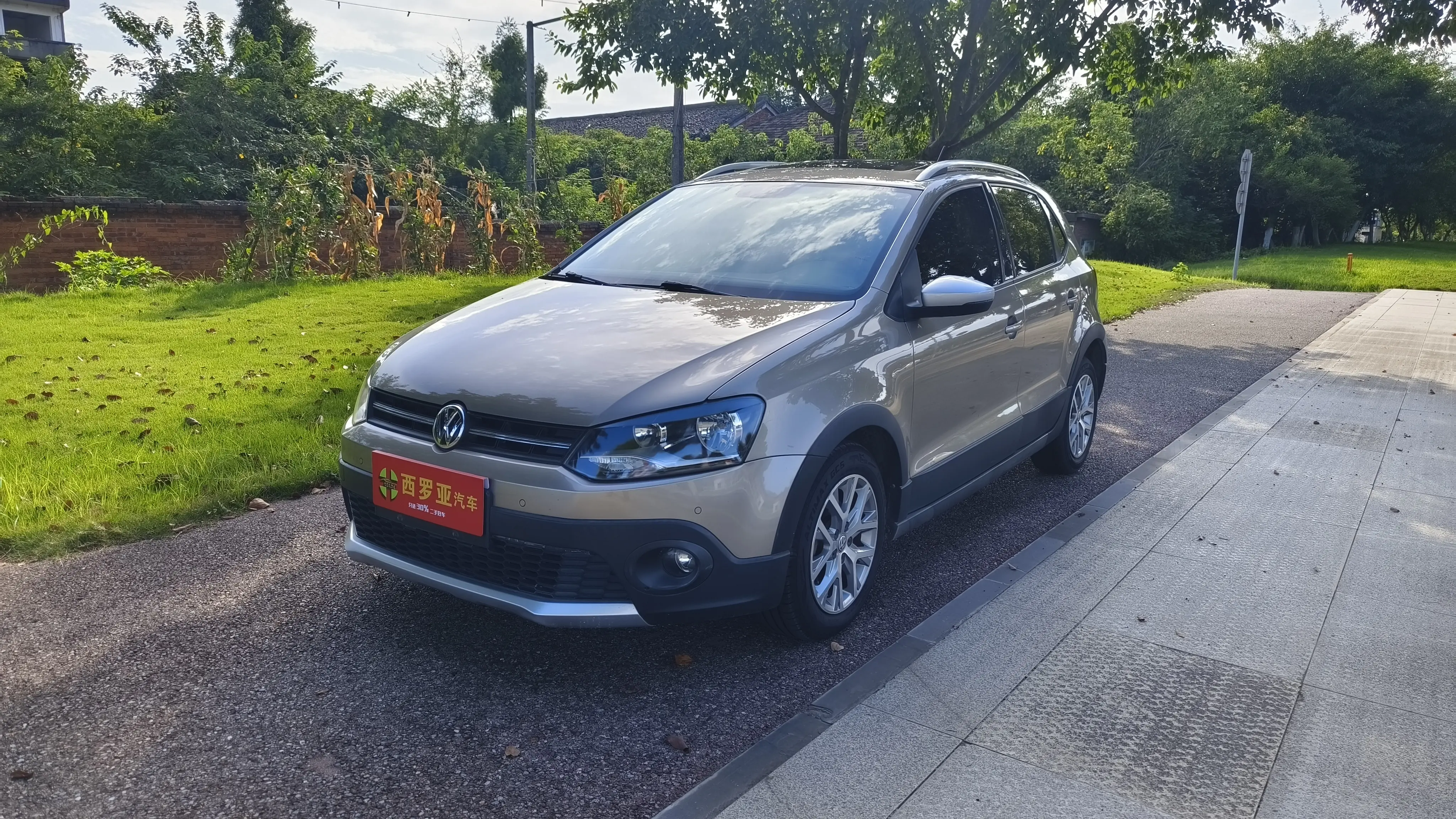 Volkswagen Polo  из Китая
