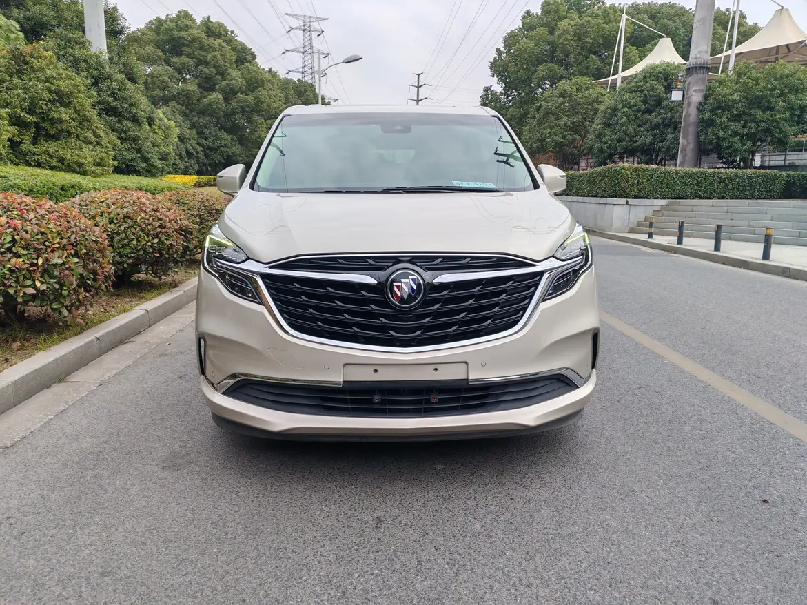 Buick GL8  из Китая