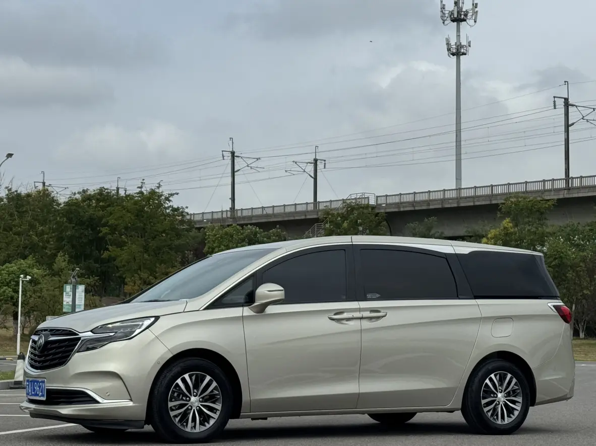 Buick GL8  из Китая