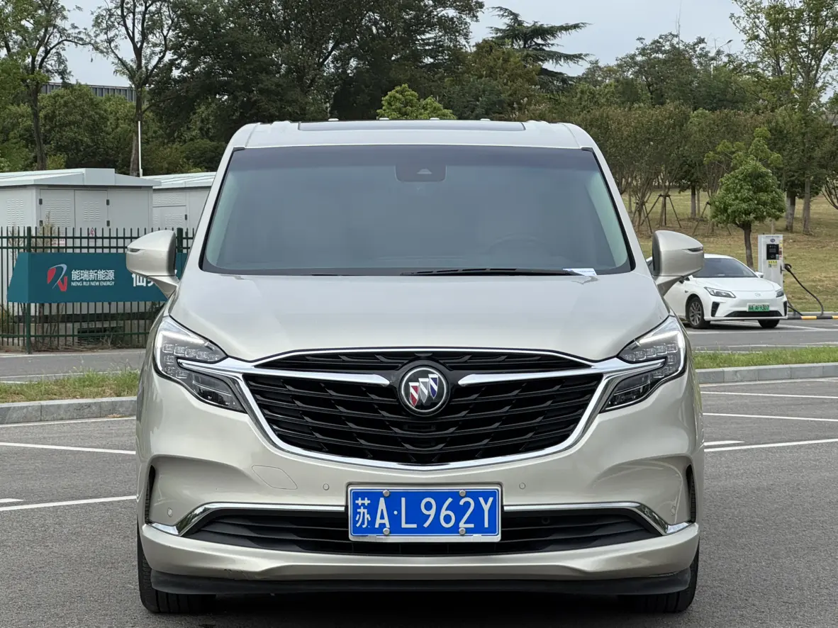 Buick GL8  из Китая