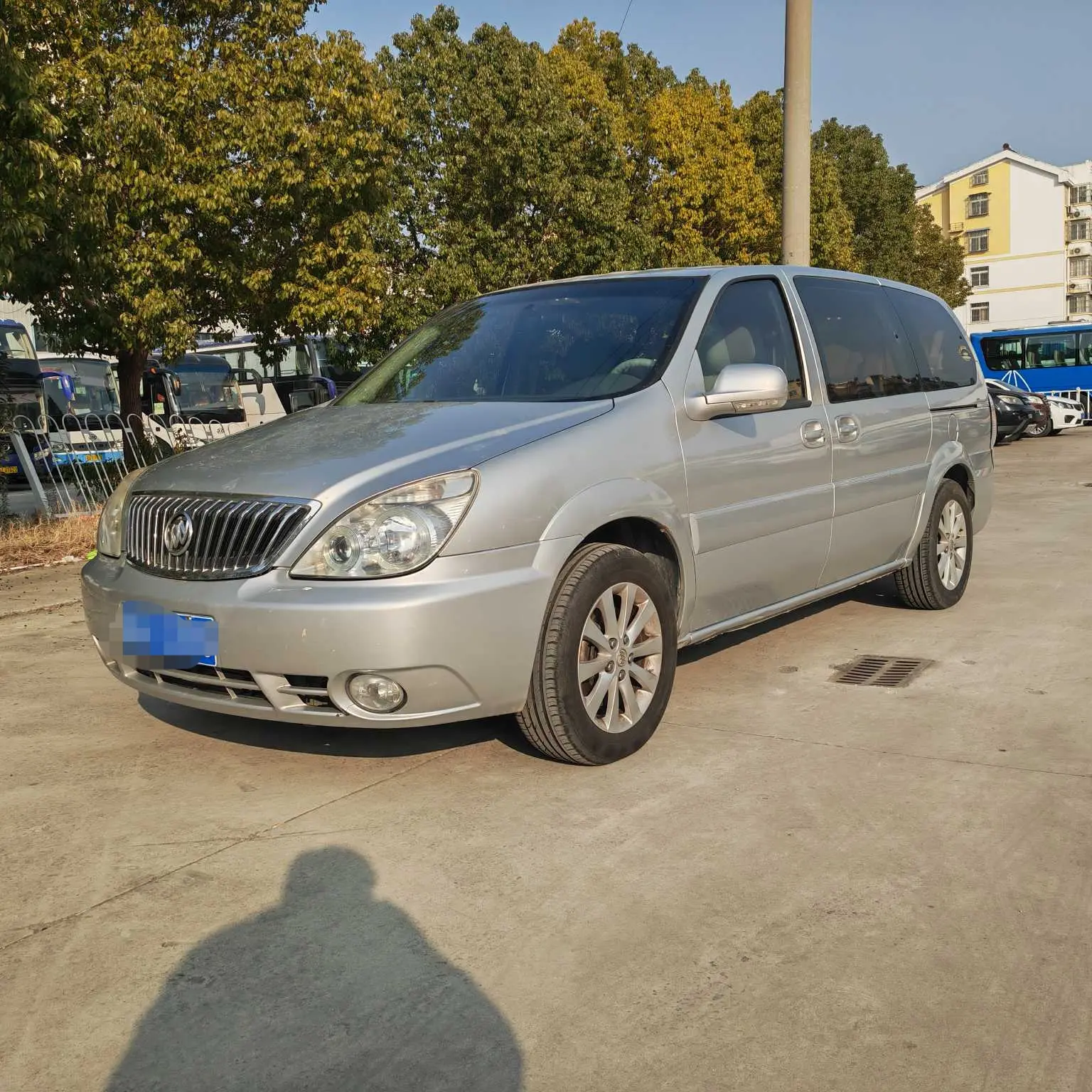 Buick GL8  из Китая