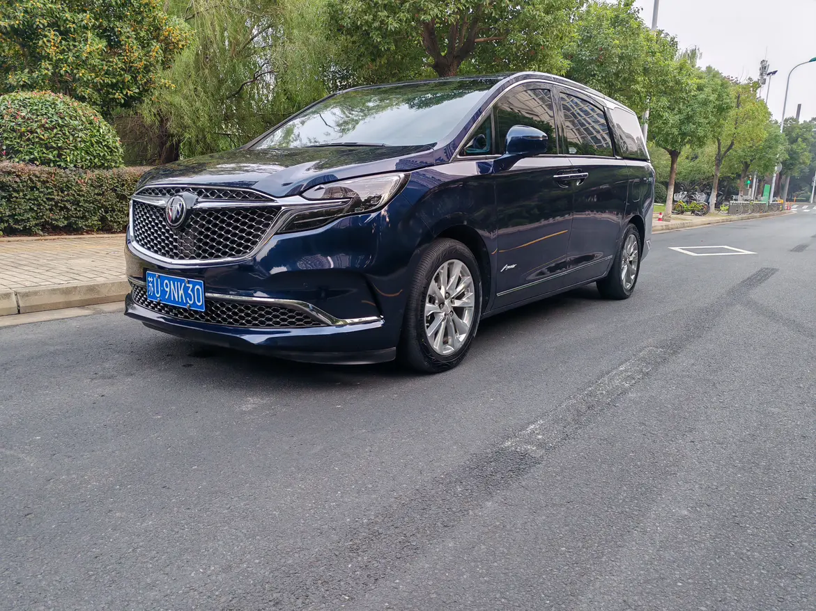 Buick GL8  из Китая