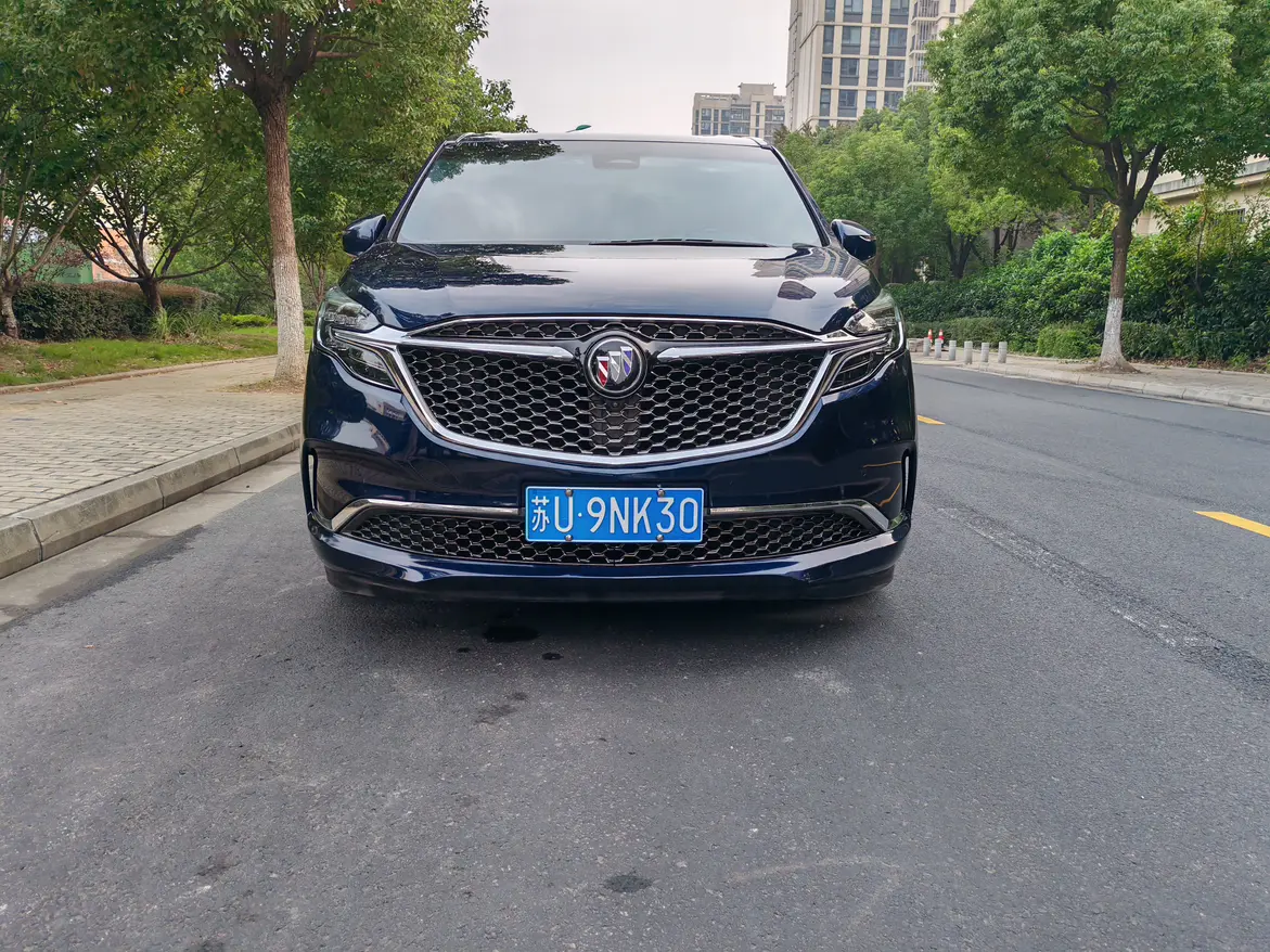 Buick GL8  из Китая