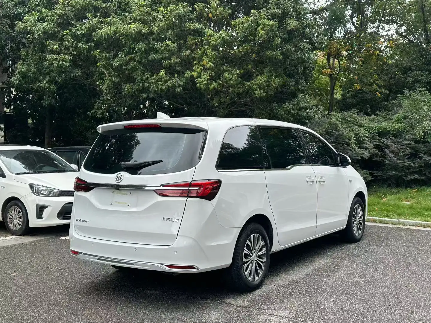 Buick GL8  из Китая