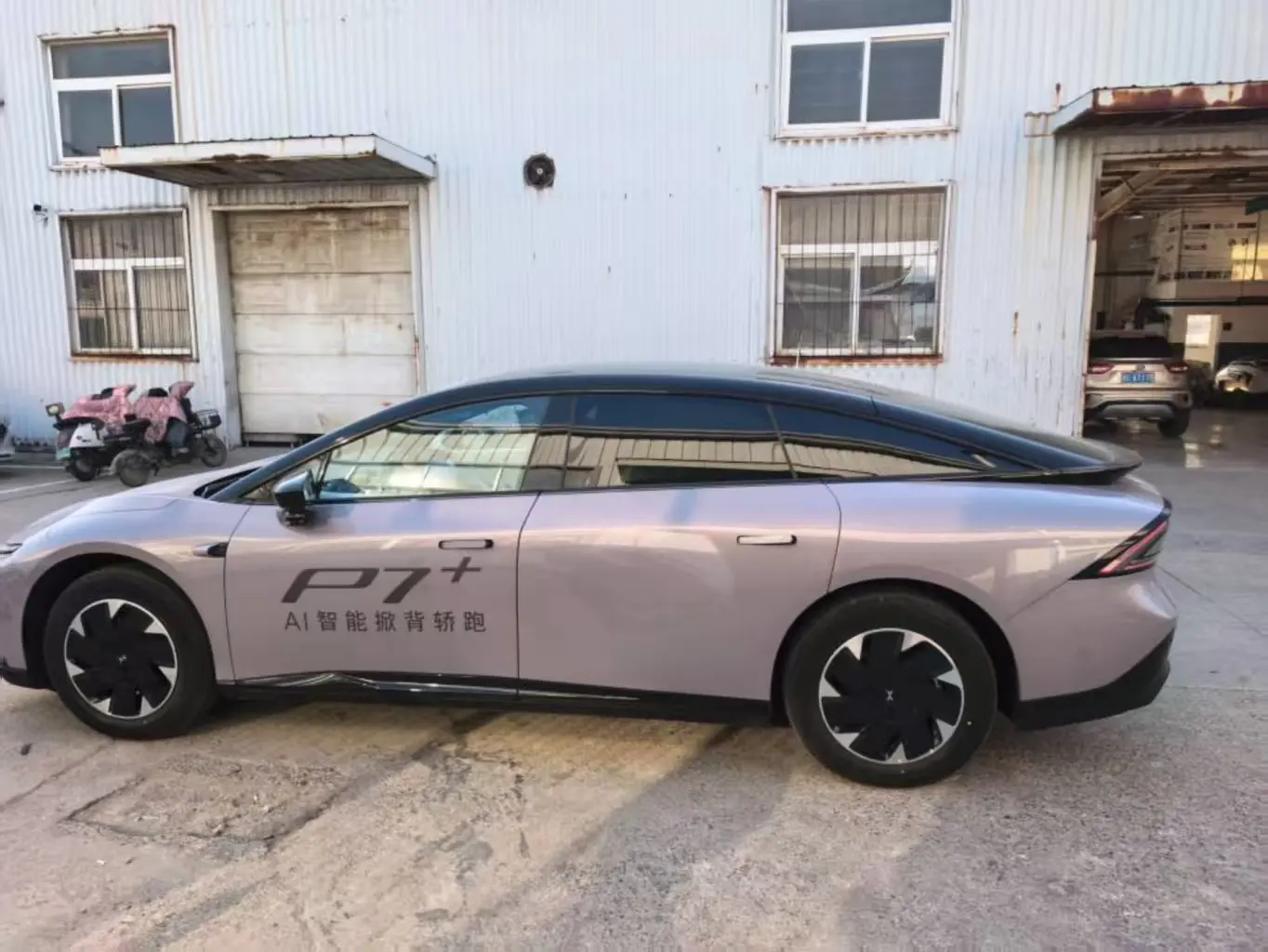 Xpeng P7+  из Китая