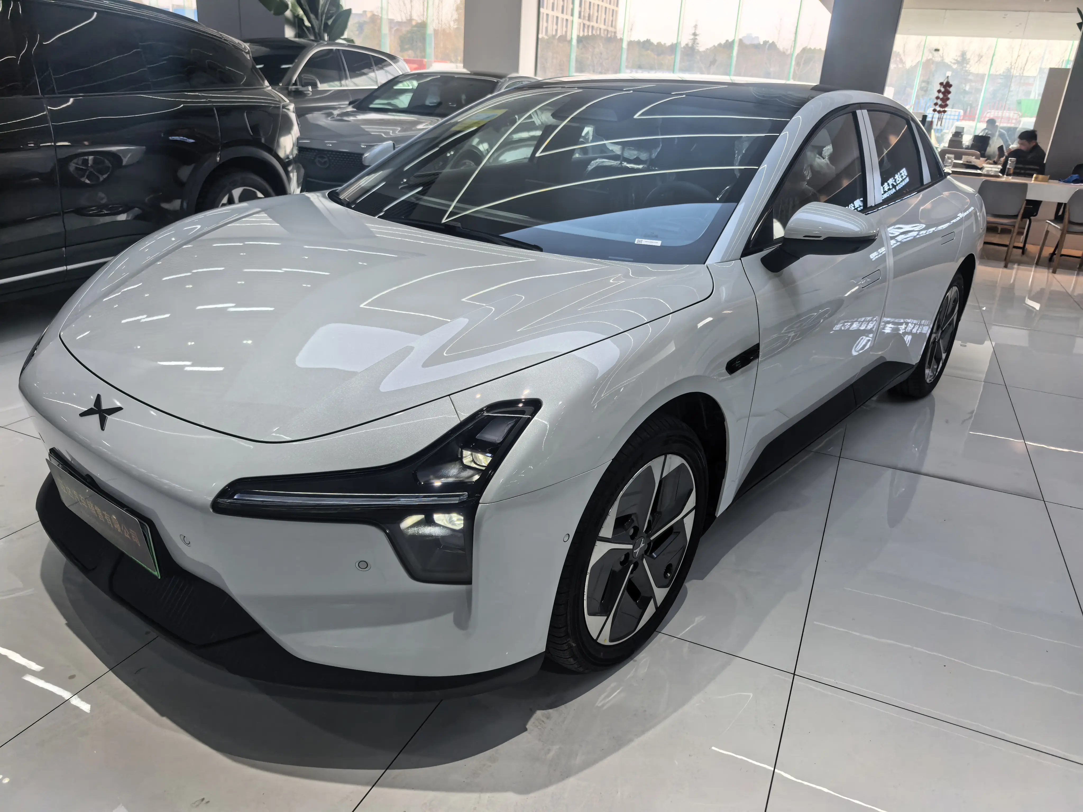 Xpeng Xiaopeng MONA M03  из Китая