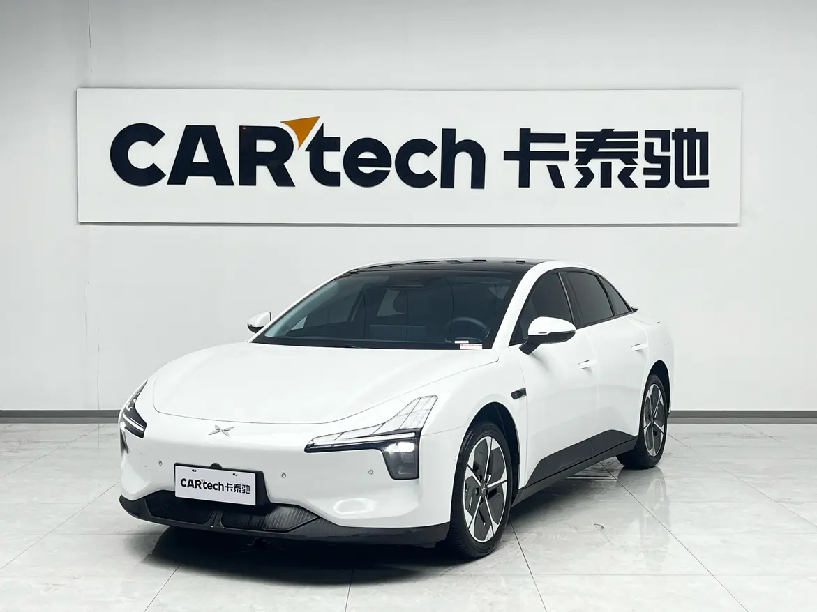 Xpeng Xiaopeng MONA M03  из Китая