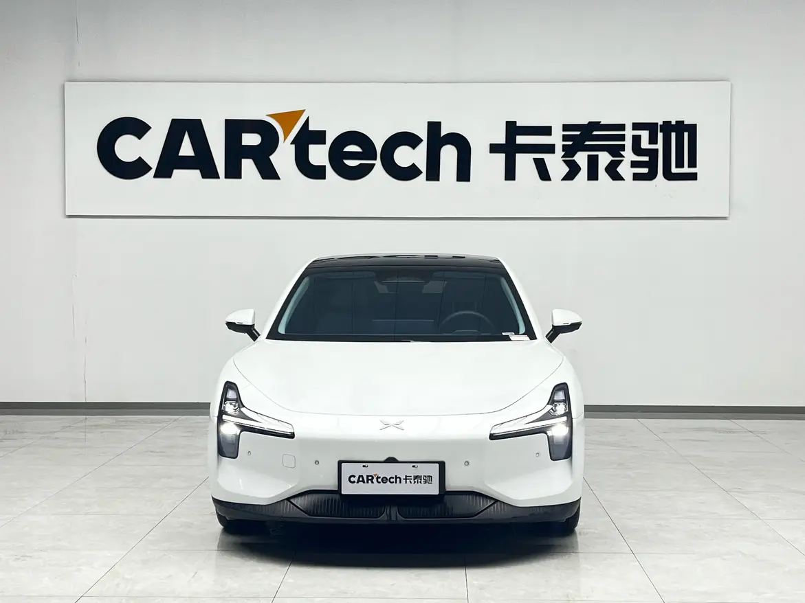 Xpeng Xiaopeng MONA M03  из Китая