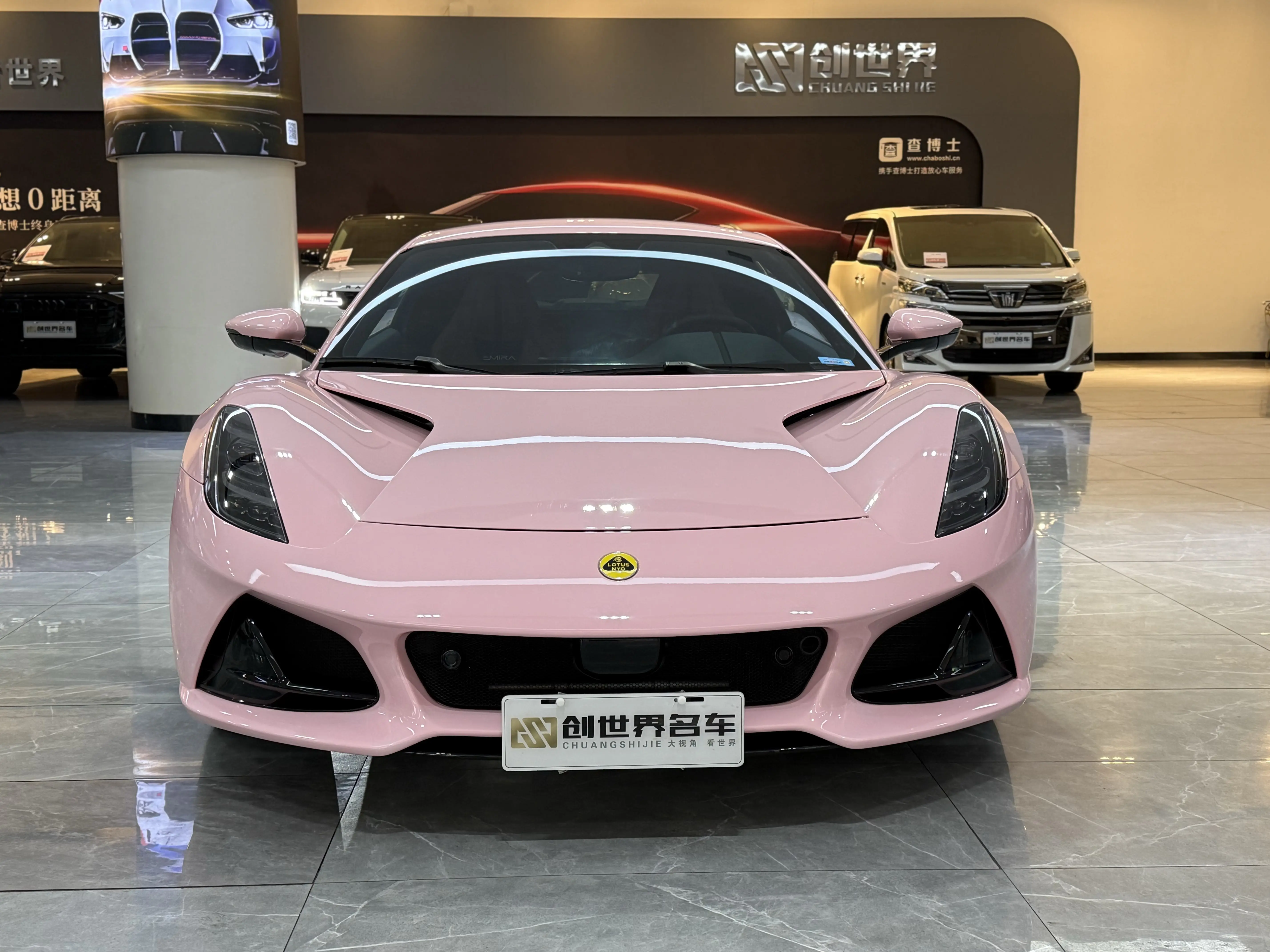 Lotus Emira  из Китая