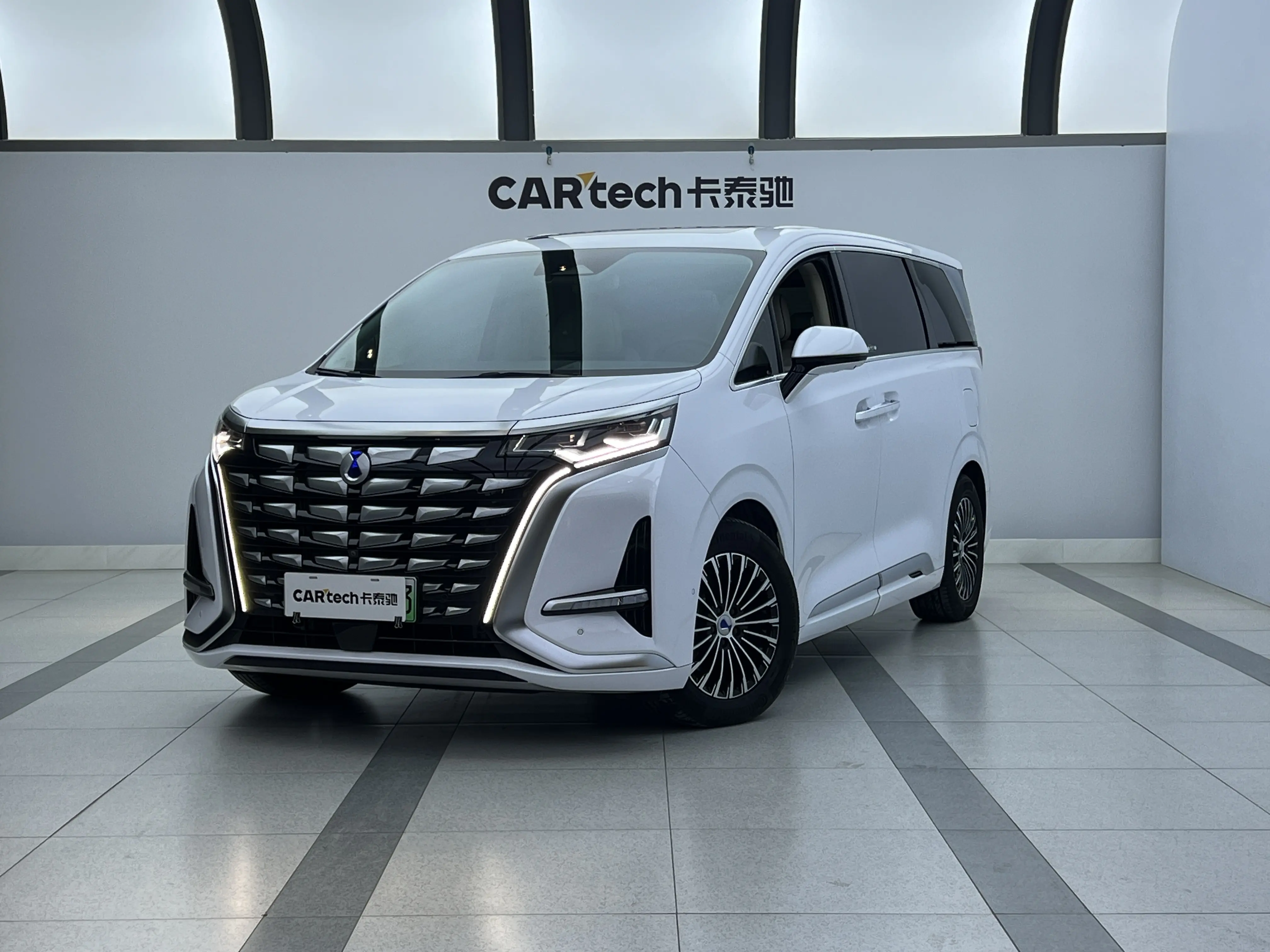 Denza D9 DM  из Китая