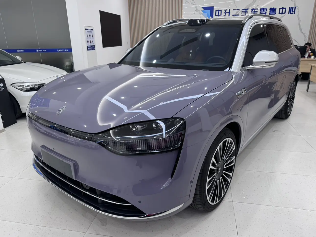 AITO M9 (Wenjie M9)  из Китая