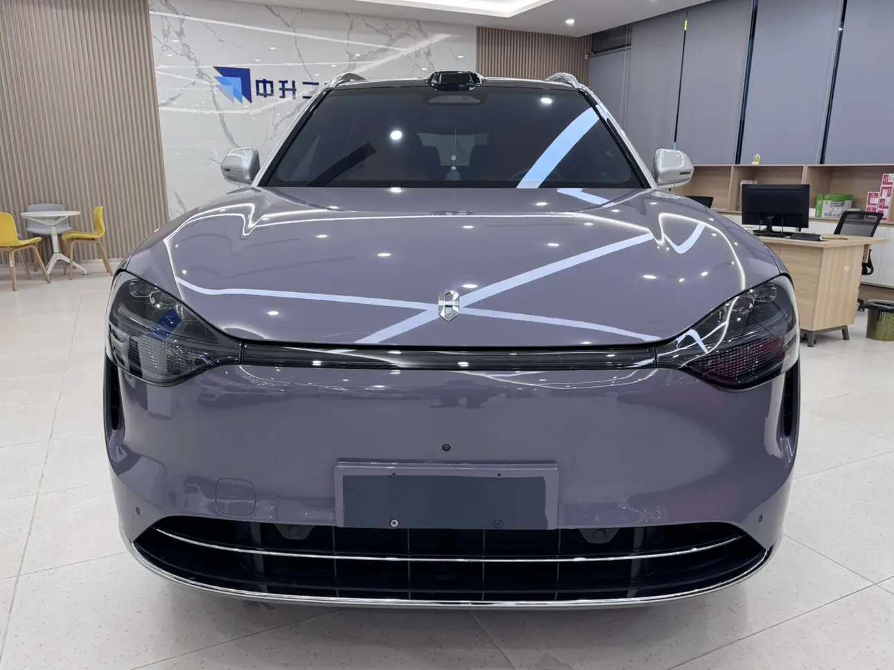 AITO M9 (Wenjie M9)  из Китая