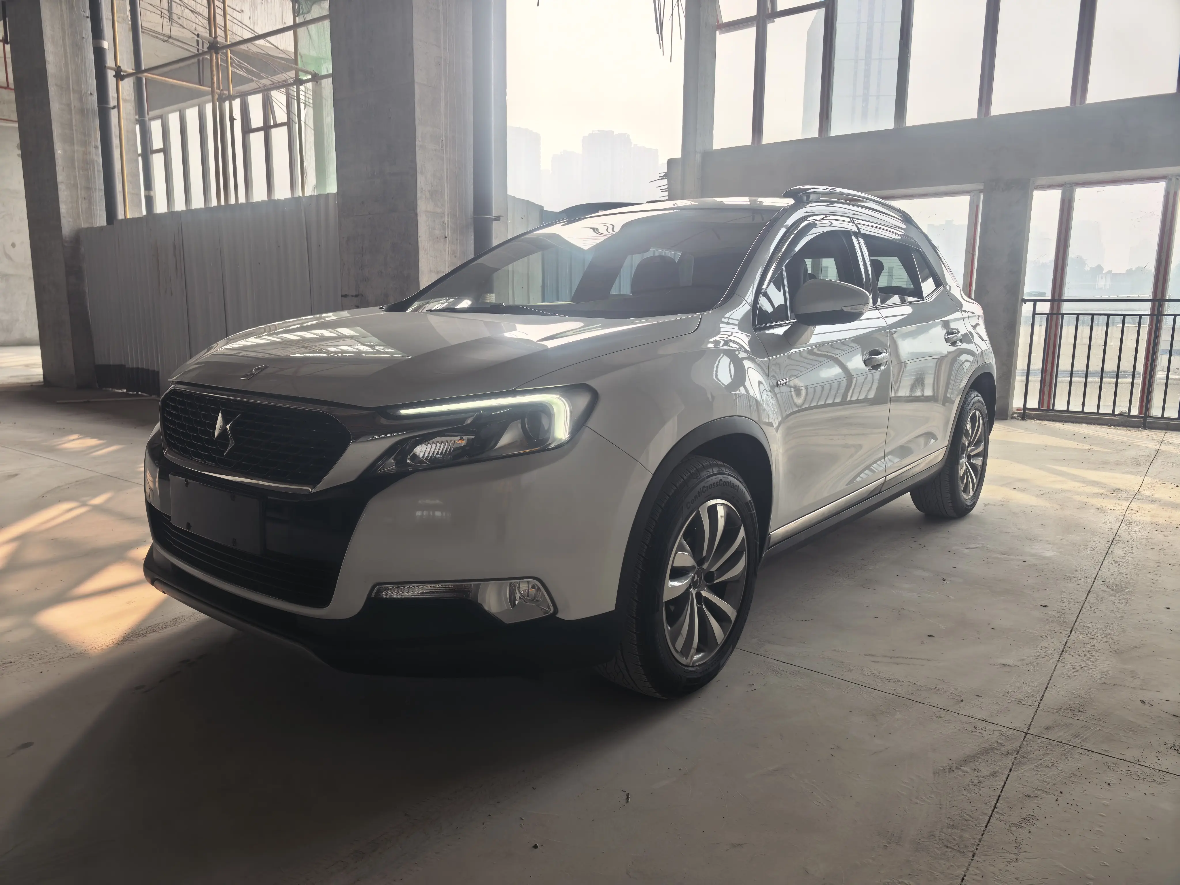 DS 6  из Китая