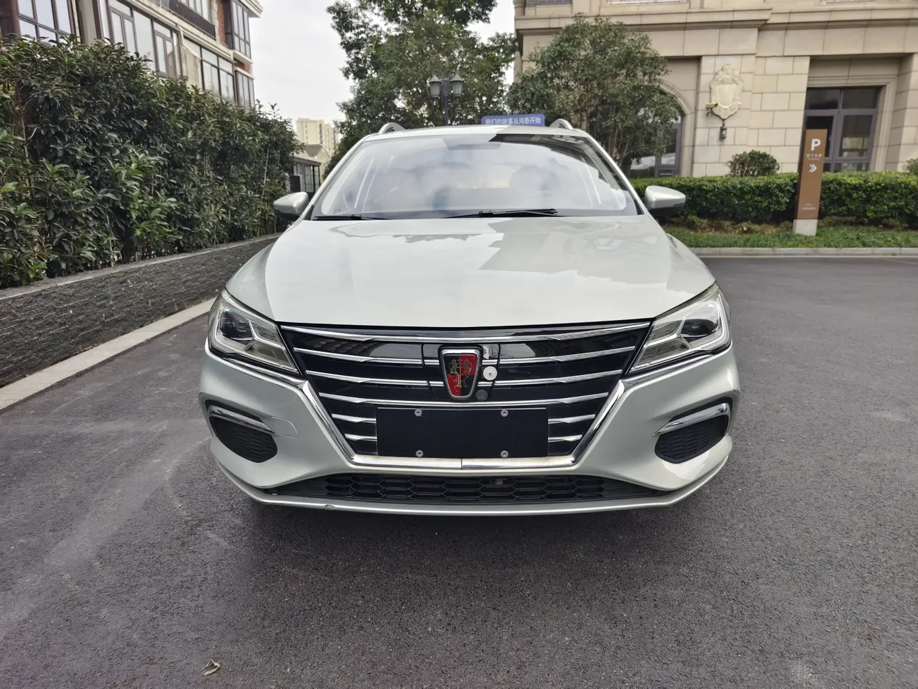 Roewe Ei5  из Китая